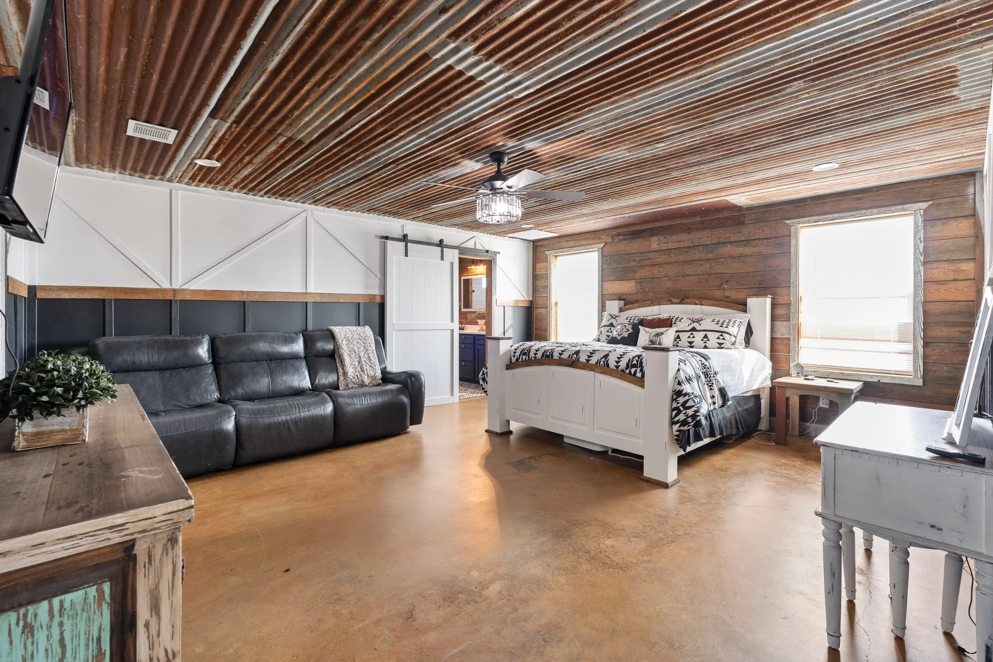 Single Family Residence For Sale in Johnson County , 685 County Road 1102, Rio Vista, Texas 76093, 5 Bedroom, 3 Bathroom, Garage spaces, 2,800 Sqft, built in 2013, mls#21396357, Real Estate Agent in Rio Vista, Homes For Sale in Johnson county, Homes For Sale in Rio Vista, Realtor in Rio Vista Texas, Real Estate Brokerage Independent Realty Texas, Luminita Cordes Realtor