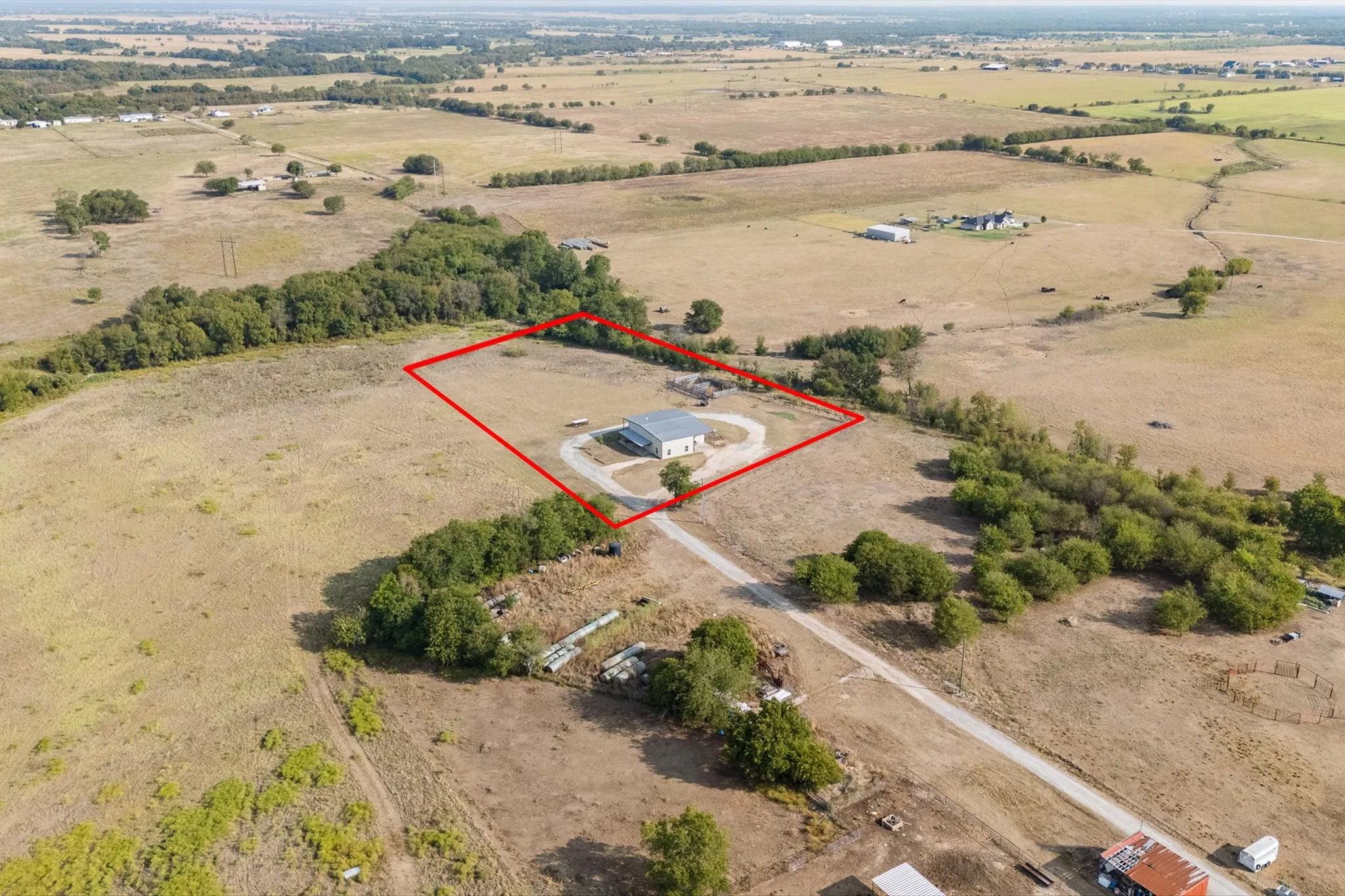 Single Family Residence For Sale in Johnson County , 685 County Road 1102, Rio Vista, Texas 76093, 5 Bedroom, 3 Bathroom, Garage spaces, 2,800 Sqft, built in 2013, mls#21396357, Real Estate Agent in Rio Vista, Homes For Sale in Johnson county, Homes For Sale in Rio Vista, Realtor in Rio Vista Texas, Real Estate Brokerage Independent Realty Texas, Luminita Cordes Realtor