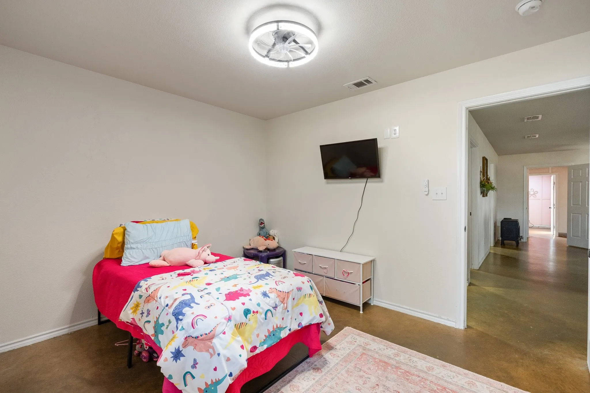 Single Family Residence For Sale in Johnson County , 685 County Road 1102, Rio Vista, Texas 76093, 5 Bedroom, 3 Bathroom, Garage spaces, 2,800 Sqft, built in 2013, mls#21396357, Real Estate Agent in Rio Vista, Homes For Sale in Johnson county, Homes For Sale in Rio Vista, Realtor in Rio Vista Texas, Real Estate Brokerage Independent Realty Texas, Luminita Cordes Realtor