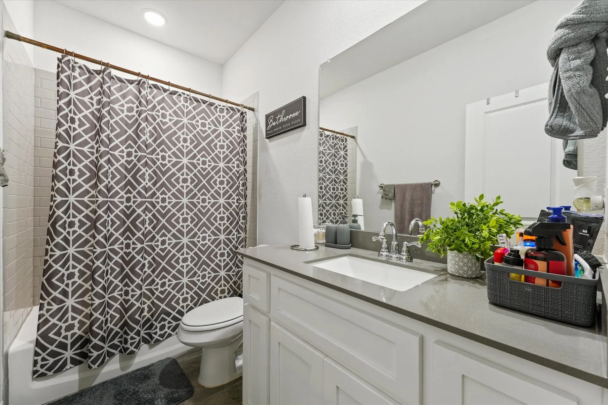 Single Family Residence For Sale in Dallas County , 1505 Hermes Lane, Lancaster, Texas 75134, 3 Bedroom, 2 Bathroom, 2 Garage spaces, 2,042 Sqft, built in 2022, mls#21396791, Real Estate Agent in Lancaster, Homes For Sale in Dallas county, Homes For Sale in Lancaster, Realtor in Lancaster Texas, Real Estate Brokerage Independent Realty Texas, Luminita Cordes Realtor
