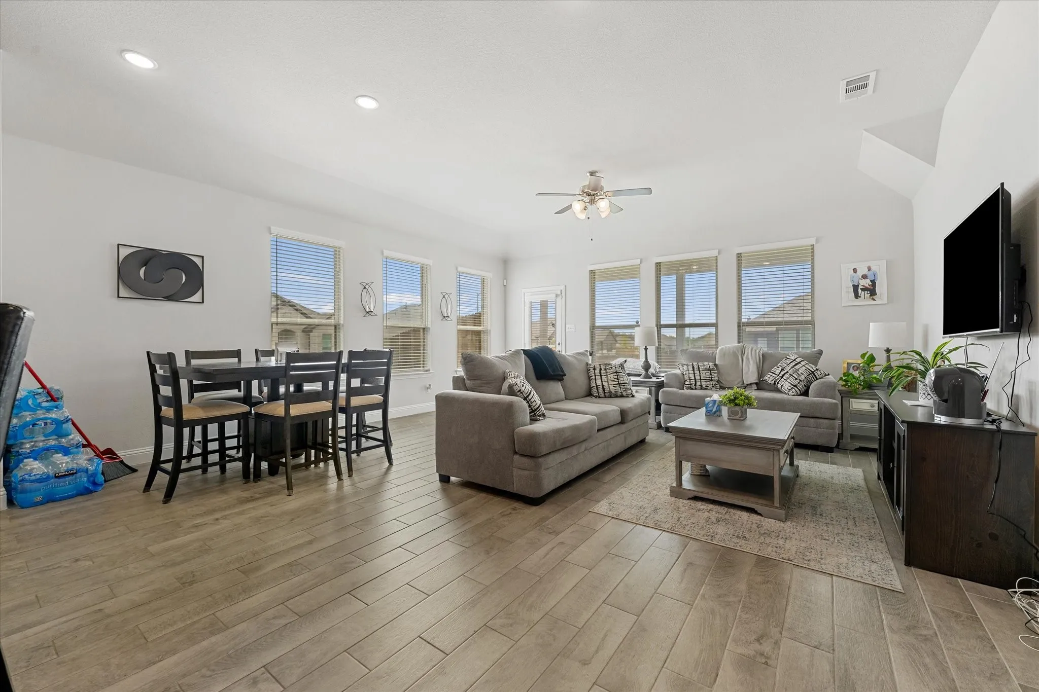 Single Family Residence For Sale in Dallas County , 1505 Hermes Lane, Lancaster, Texas 75134, 3 Bedroom, 2 Bathroom, 2 Garage spaces, 2,042 Sqft, built in 2022, mls#21396791, Real Estate Agent in Lancaster, Homes For Sale in Dallas county, Homes For Sale in Lancaster, Realtor in Lancaster Texas, Real Estate Brokerage Independent Realty Texas, Luminita Cordes Realtor