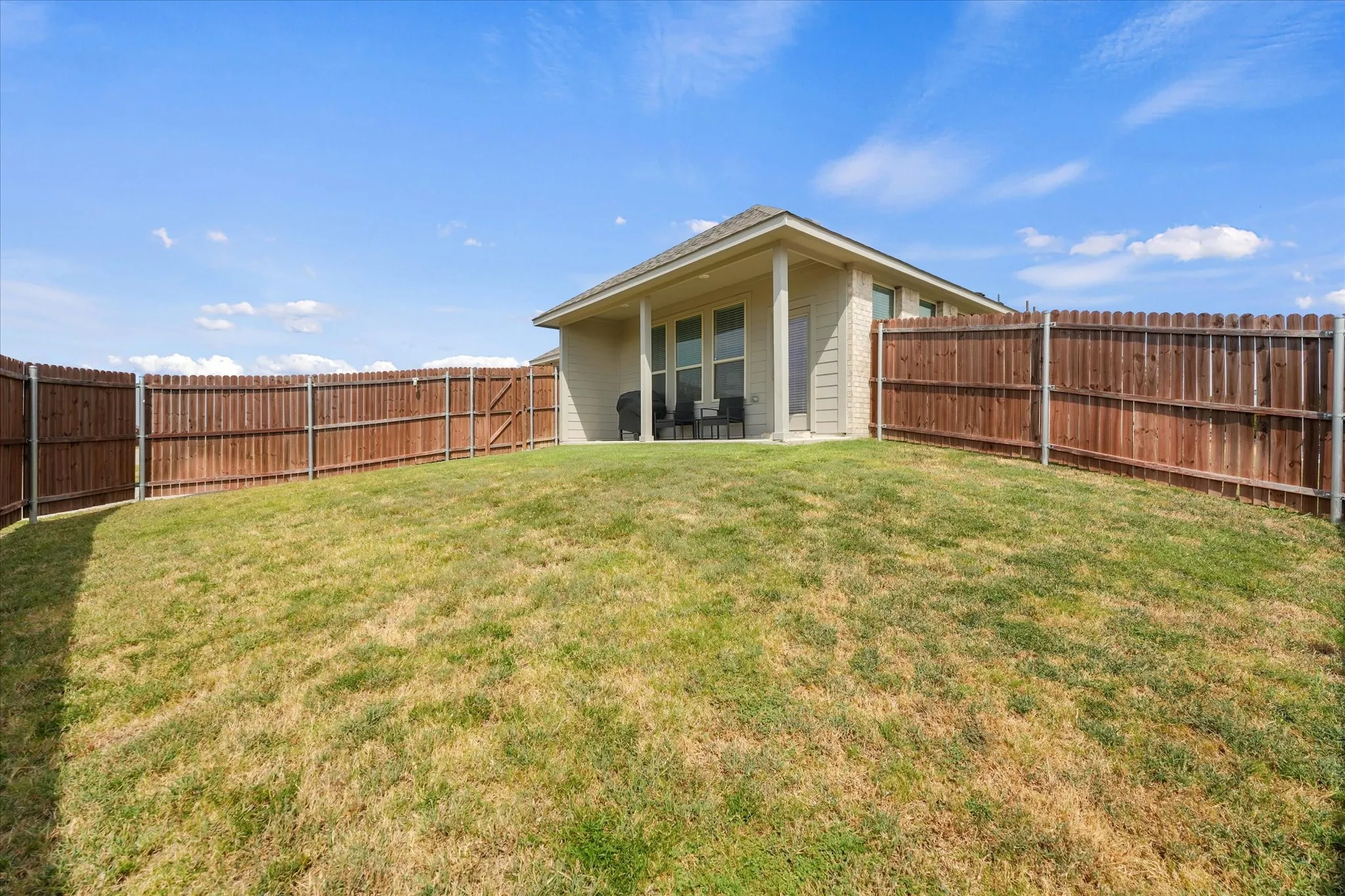 Single Family Residence For Sale in Dallas County , 1505 Hermes Lane, Lancaster, Texas 75134, 3 Bedroom, 2 Bathroom, 2 Garage spaces, 2,042 Sqft, built in 2022, mls#21396791, Real Estate Agent in Lancaster, Homes For Sale in Dallas county, Homes For Sale in Lancaster, Realtor in Lancaster Texas, Real Estate Brokerage Independent Realty Texas, Luminita Cordes Realtor