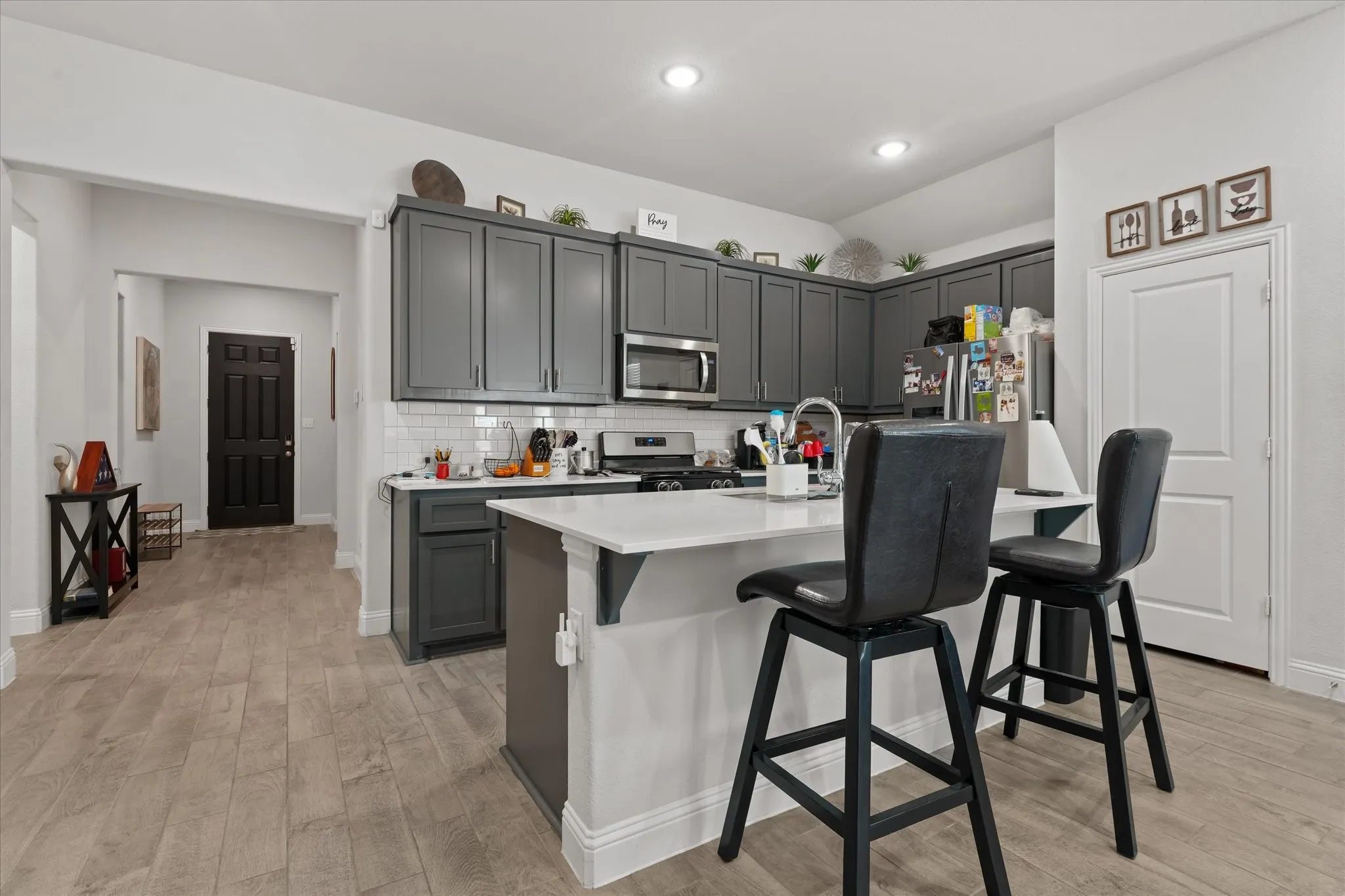 Single Family Residence For Sale in Dallas County , 1505 Hermes Lane, Lancaster, Texas 75134, 3 Bedroom, 2 Bathroom, 2 Garage spaces, 2,042 Sqft, built in 2022, mls#21396791, Real Estate Agent in Lancaster, Homes For Sale in Dallas county, Homes For Sale in Lancaster, Realtor in Lancaster Texas, Real Estate Brokerage Independent Realty Texas, Luminita Cordes Realtor