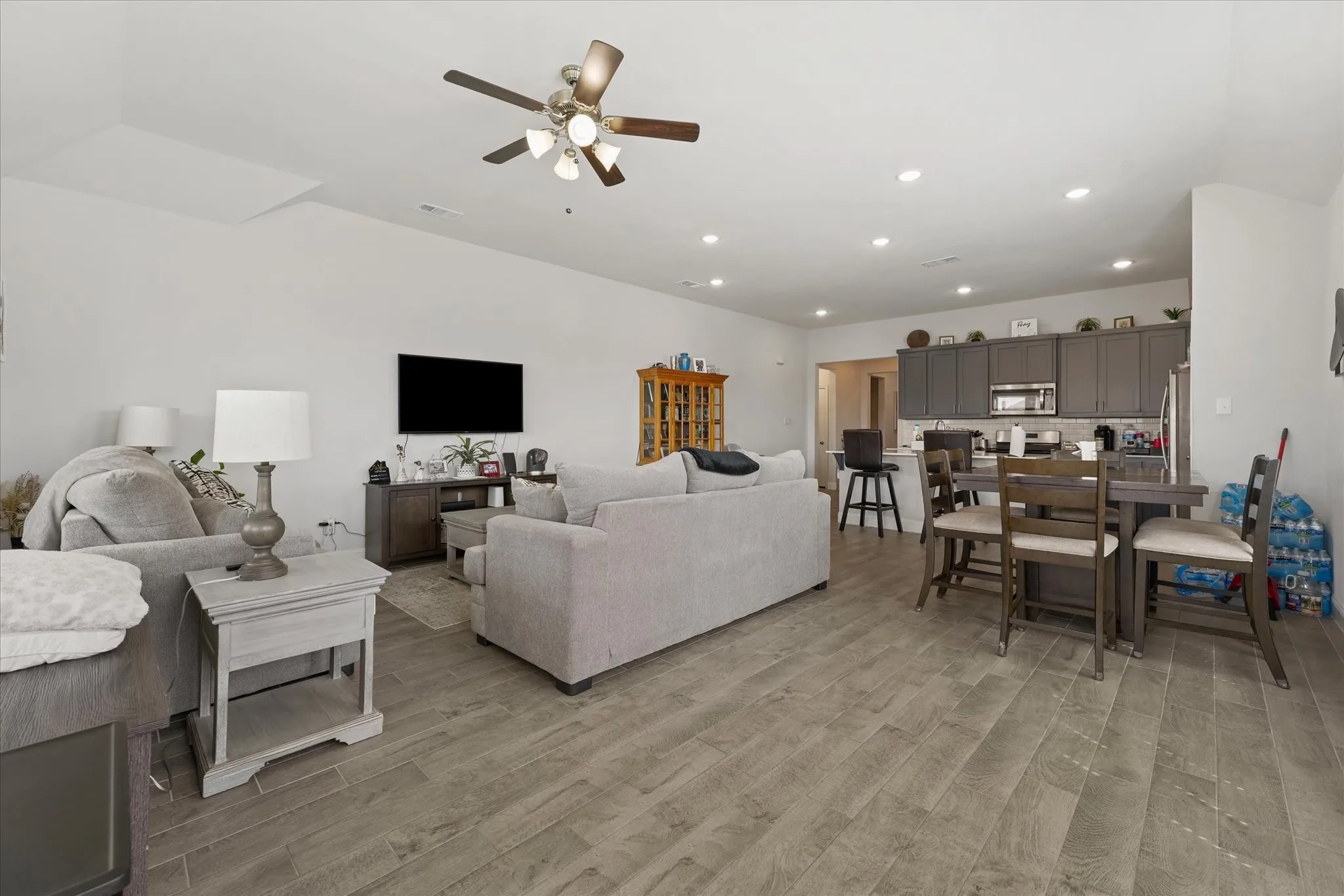 Single Family Residence For Sale in Dallas County , 1505 Hermes Lane, Lancaster, Texas 75134, 3 Bedroom, 2 Bathroom, 2 Garage spaces, 2,042 Sqft, built in 2022, mls#21396791, Real Estate Agent in Lancaster, Homes For Sale in Dallas county, Homes For Sale in Lancaster, Realtor in Lancaster Texas, Real Estate Brokerage Independent Realty Texas, Luminita Cordes Realtor