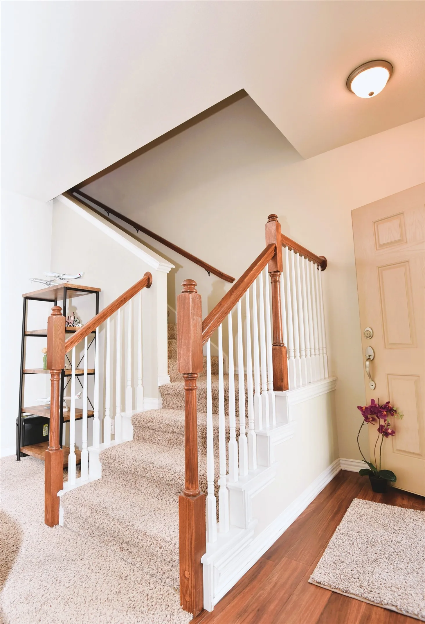 Townhouse For Sale in Tarrant County , 2505 Durango Ridge Drive, Bedford, Texas 76021, 3 Bedroom, 3 Bathroom, 2 Garage spaces, 1,488 Sqft, built in 2005, mls#21394658, Real Estate Agent in Bedford, Homes For Sale in Tarrant county, Homes For Sale in Bedford, Realtor in Bedford Texas, Real Estate Brokerage Independent Realty Texas, Luminita Cordes Realtor