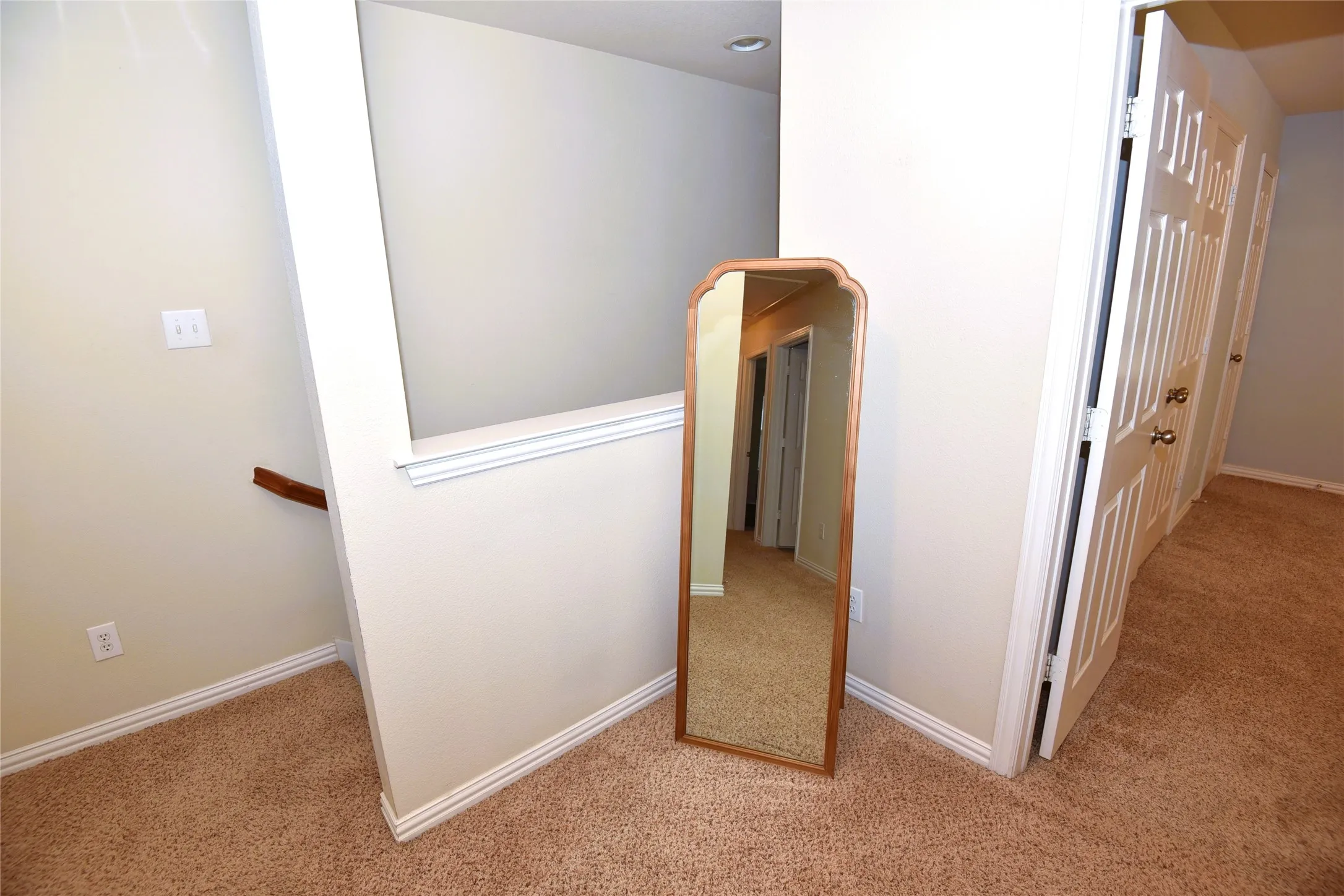 Townhouse For Sale in Tarrant County , 2505 Durango Ridge Drive, Bedford, Texas 76021, 3 Bedroom, 3 Bathroom, 2 Garage spaces, 1,488 Sqft, built in 2005, mls#21394658, Real Estate Agent in Bedford, Homes For Sale in Tarrant county, Homes For Sale in Bedford, Realtor in Bedford Texas, Real Estate Brokerage Independent Realty Texas, Luminita Cordes Realtor