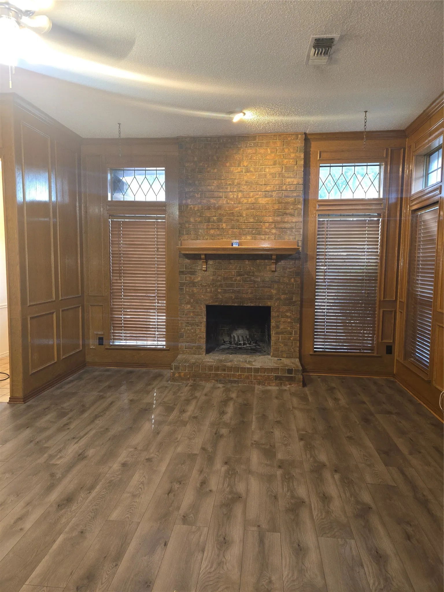 Single Family Residence For Sale in Dallas County , 108 Tara Circle, Lancaster, Texas 75146, 3 Bedroom, 2 Bathroom, 2 Garage spaces, 1,522 Sqft, built in 1984, mls#21394652, Real Estate Agent in Lancaster, Homes For Sale in Dallas county, Homes For Sale in Lancaster, Realtor in Lancaster Texas, Real Estate Brokerage Independent Realty Texas, Luminita Cordes Realtor