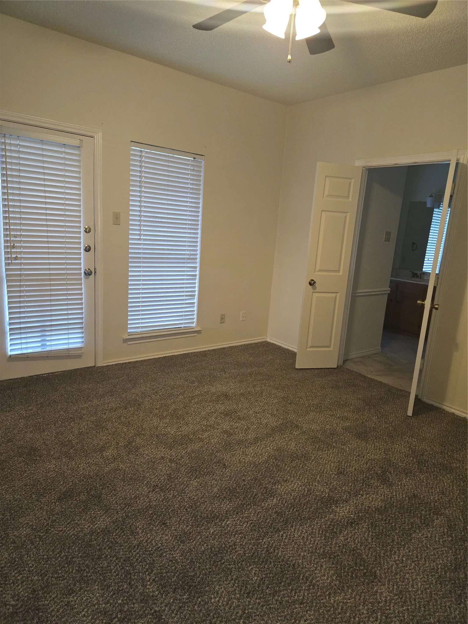 Single Family Residence For Sale in Dallas County , 108 Tara Circle, Lancaster, Texas 75146, 3 Bedroom, 2 Bathroom, 2 Garage spaces, 1,522 Sqft, built in 1984, mls#21394652, Real Estate Agent in Lancaster, Homes For Sale in Dallas county, Homes For Sale in Lancaster, Realtor in Lancaster Texas, Real Estate Brokerage Independent Realty Texas, Luminita Cordes Realtor