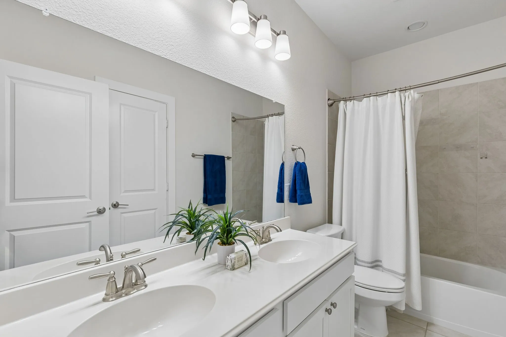 Townhouse For Sale in Collin County , 17717 Sage Lane, Dallas, Texas 75252, 3 Bedroom, 3 Bathroom, 2 Garage spaces, 1,941 Sqft, built in 2019, mls#21396798, Real Estate Agent in Dallas, Homes For Sale in Collin county, Homes For Sale in Dallas, Realtor in Dallas Texas, Real Estate Brokerage Independent Realty Texas, Luminita Cordes Realtor