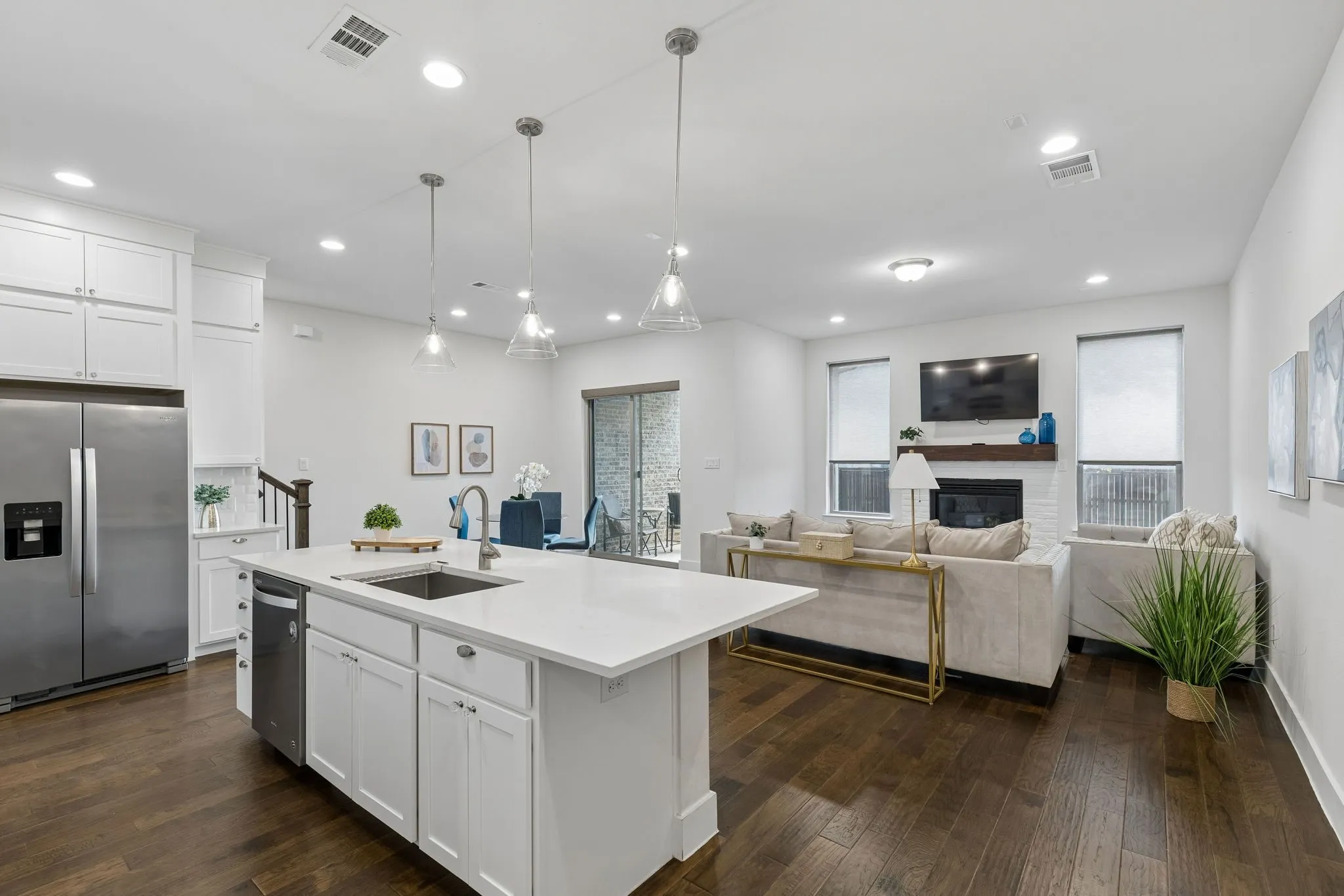 Townhouse For Sale in Collin County , 17717 Sage Lane, Dallas, Texas 75252, 3 Bedroom, 3 Bathroom, 2 Garage spaces, 1,941 Sqft, built in 2019, mls#21396798, Real Estate Agent in Dallas, Homes For Sale in Collin county, Homes For Sale in Dallas, Realtor in Dallas Texas, Real Estate Brokerage Independent Realty Texas, Luminita Cordes Realtor