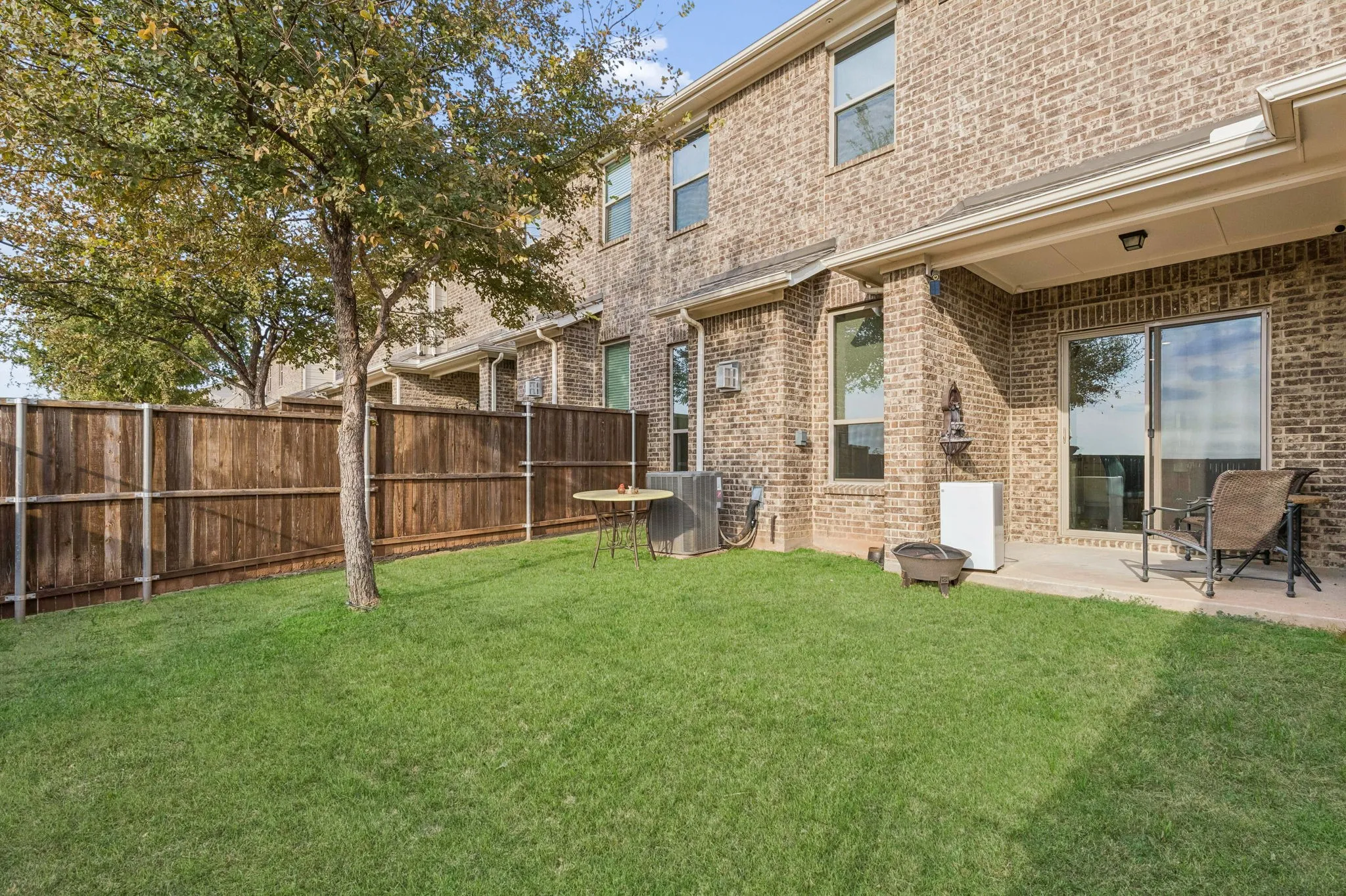 Townhouse For Sale in Collin County , 17717 Sage Lane, Dallas, Texas 75252, 3 Bedroom, 3 Bathroom, 2 Garage spaces, 1,941 Sqft, built in 2019, mls#21396798, Real Estate Agent in Dallas, Homes For Sale in Collin county, Homes For Sale in Dallas, Realtor in Dallas Texas, Real Estate Brokerage Independent Realty Texas, Luminita Cordes Realtor