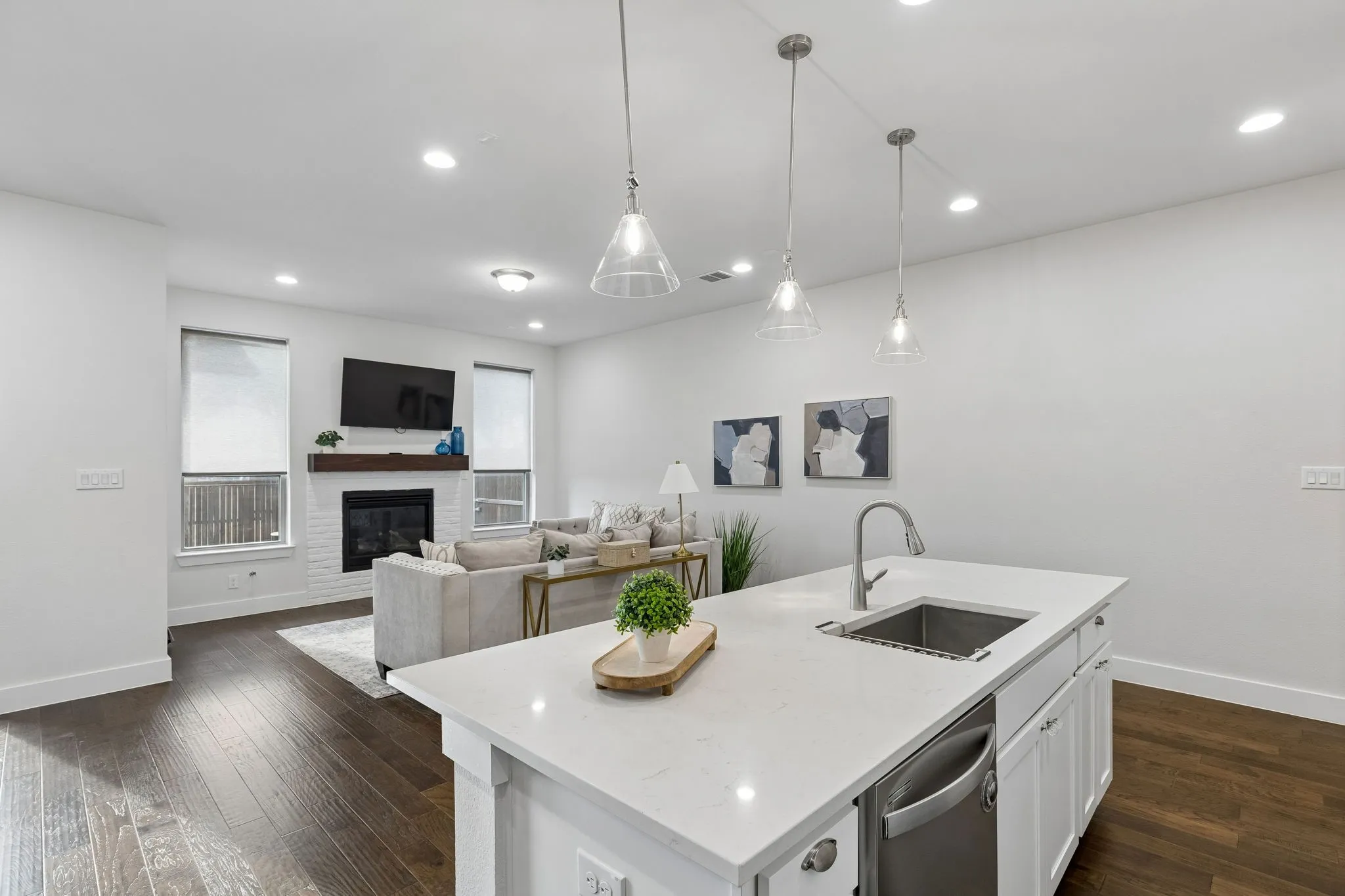 Townhouse For Sale in Collin County , 17717 Sage Lane, Dallas, Texas 75252, 3 Bedroom, 3 Bathroom, 2 Garage spaces, 1,941 Sqft, built in 2019, mls#21396798, Real Estate Agent in Dallas, Homes For Sale in Collin county, Homes For Sale in Dallas, Realtor in Dallas Texas, Real Estate Brokerage Independent Realty Texas, Luminita Cordes Realtor