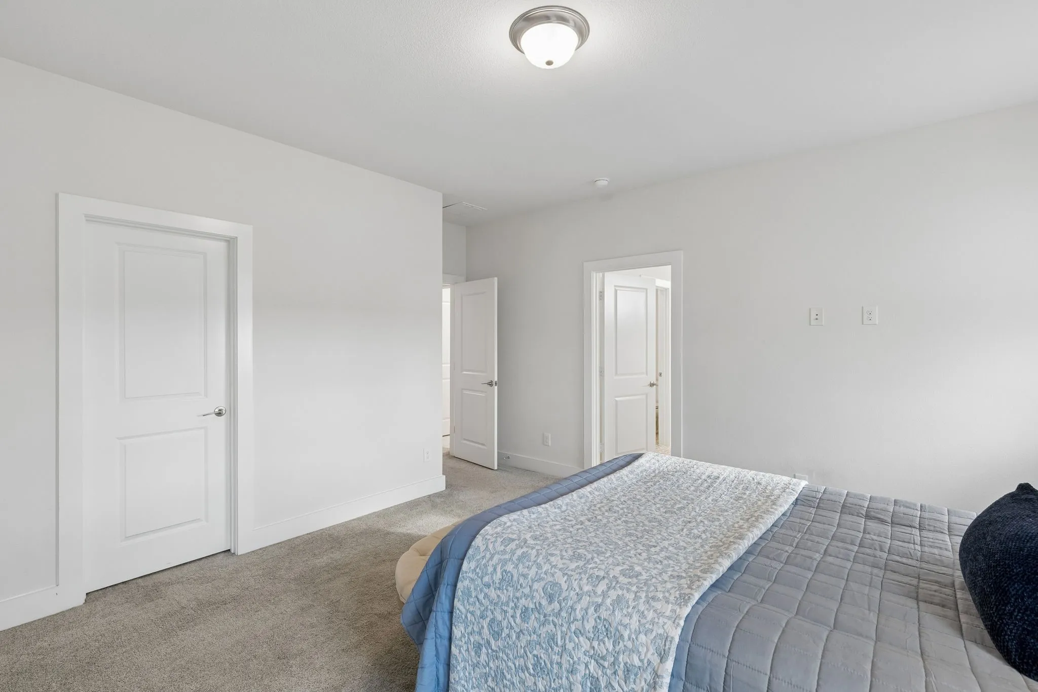 Townhouse For Sale in Collin County , 17717 Sage Lane, Dallas, Texas 75252, 3 Bedroom, 3 Bathroom, 2 Garage spaces, 1,941 Sqft, built in 2019, mls#21396798, Real Estate Agent in Dallas, Homes For Sale in Collin county, Homes For Sale in Dallas, Realtor in Dallas Texas, Real Estate Brokerage Independent Realty Texas, Luminita Cordes Realtor