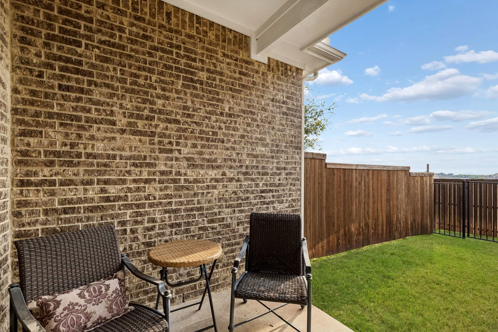 Townhouse For Sale in Collin County , 17717 Sage Lane, Dallas, Texas 75252, 3 Bedroom, 3 Bathroom, 2 Garage spaces, 1,941 Sqft, built in 2019, mls#21396798, Real Estate Agent in Dallas, Homes For Sale in Collin county, Homes For Sale in Dallas, Realtor in Dallas Texas, Real Estate Brokerage Independent Realty Texas, Luminita Cordes Realtor
