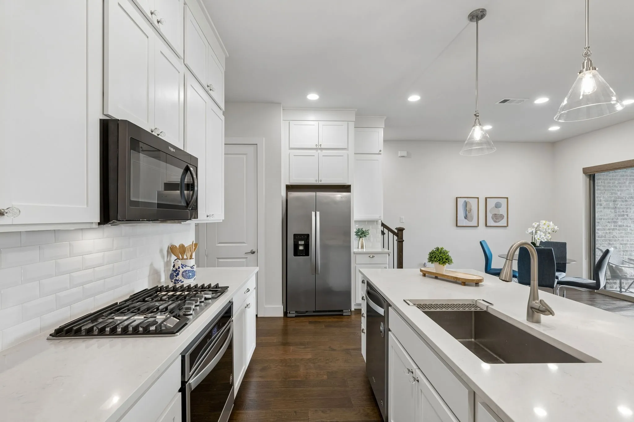 Townhouse For Sale in Collin County , 17717 Sage Lane, Dallas, Texas 75252, 3 Bedroom, 3 Bathroom, 2 Garage spaces, 1,941 Sqft, built in 2019, mls#21396798, Real Estate Agent in Dallas, Homes For Sale in Collin county, Homes For Sale in Dallas, Realtor in Dallas Texas, Real Estate Brokerage Independent Realty Texas, Luminita Cordes Realtor