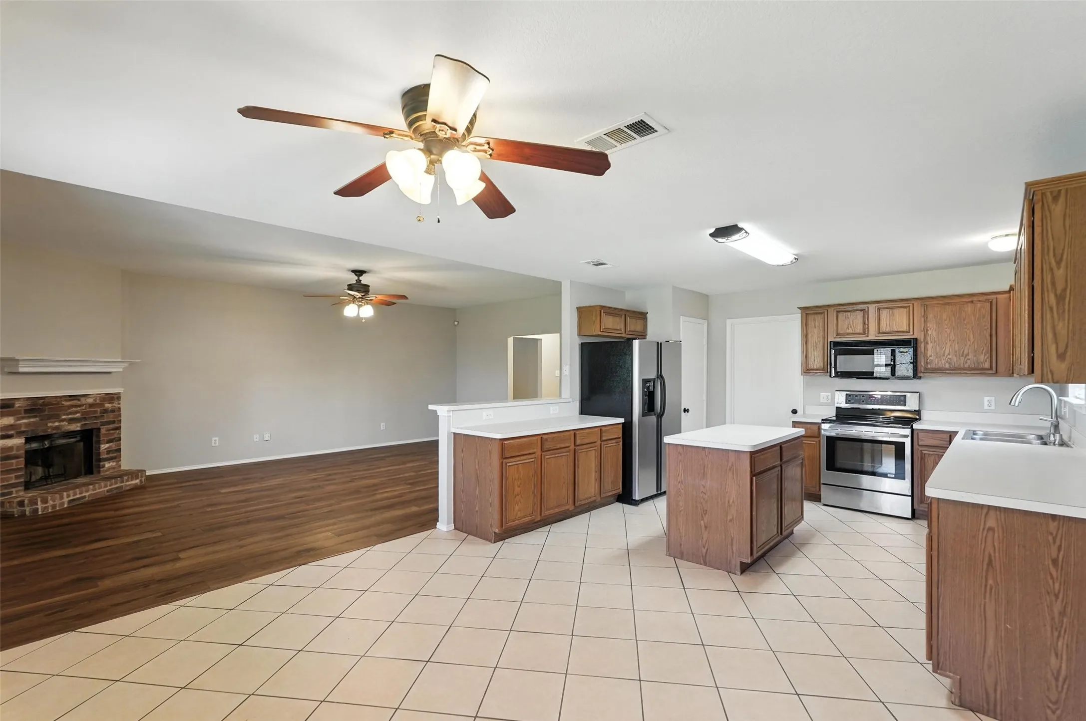 Single Family Residence For Rent in Rockwall County , 1516 Marti Drive, Royse City, Texas 75189, 3 Bedroom, 2 Bathroom, 2 Garage spaces, 1,648 Sqft, built in 2002, mls#21396799, Real Estate Agent in Royse City, Homes For Rent in Rockwall county, Homes For Rent in Royse City, Realtor in Royse City Texas, Real Estate Brokerage Independent Realty Texas, Luminita Cordes Realtor