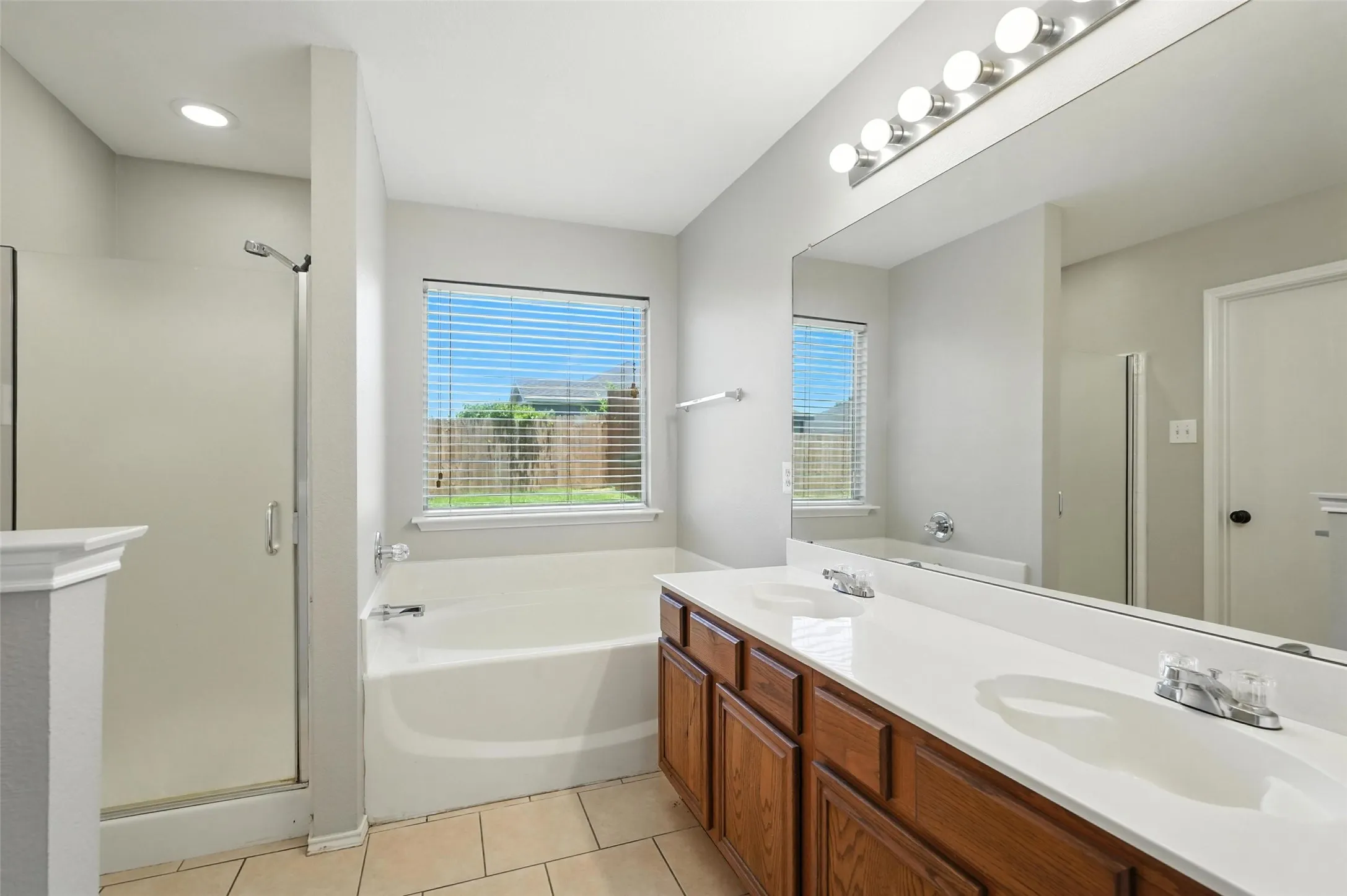 Single Family Residence For Rent in Rockwall County , 1516 Marti Drive, Royse City, Texas 75189, 3 Bedroom, 2 Bathroom, 2 Garage spaces, 1,648 Sqft, built in 2002, mls#21396799, Real Estate Agent in Royse City, Homes For Rent in Rockwall county, Homes For Rent in Royse City, Realtor in Royse City Texas, Real Estate Brokerage Independent Realty Texas, Luminita Cordes Realtor