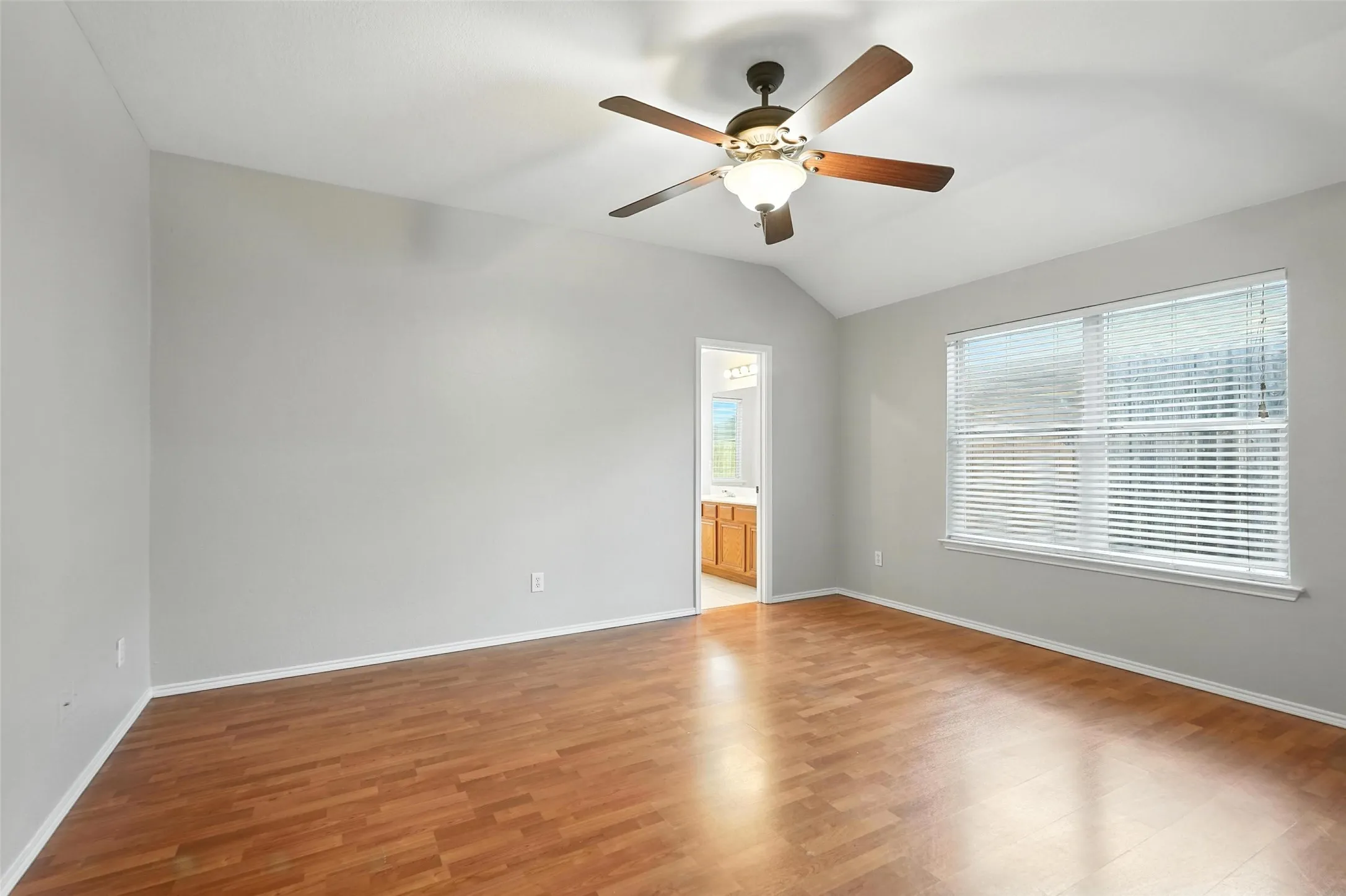 Single Family Residence For Rent in Rockwall County , 1516 Marti Drive, Royse City, Texas 75189, 3 Bedroom, 2 Bathroom, 2 Garage spaces, 1,648 Sqft, built in 2002, mls#21396799, Real Estate Agent in Royse City, Homes For Rent in Rockwall county, Homes For Rent in Royse City, Realtor in Royse City Texas, Real Estate Brokerage Independent Realty Texas, Luminita Cordes Realtor