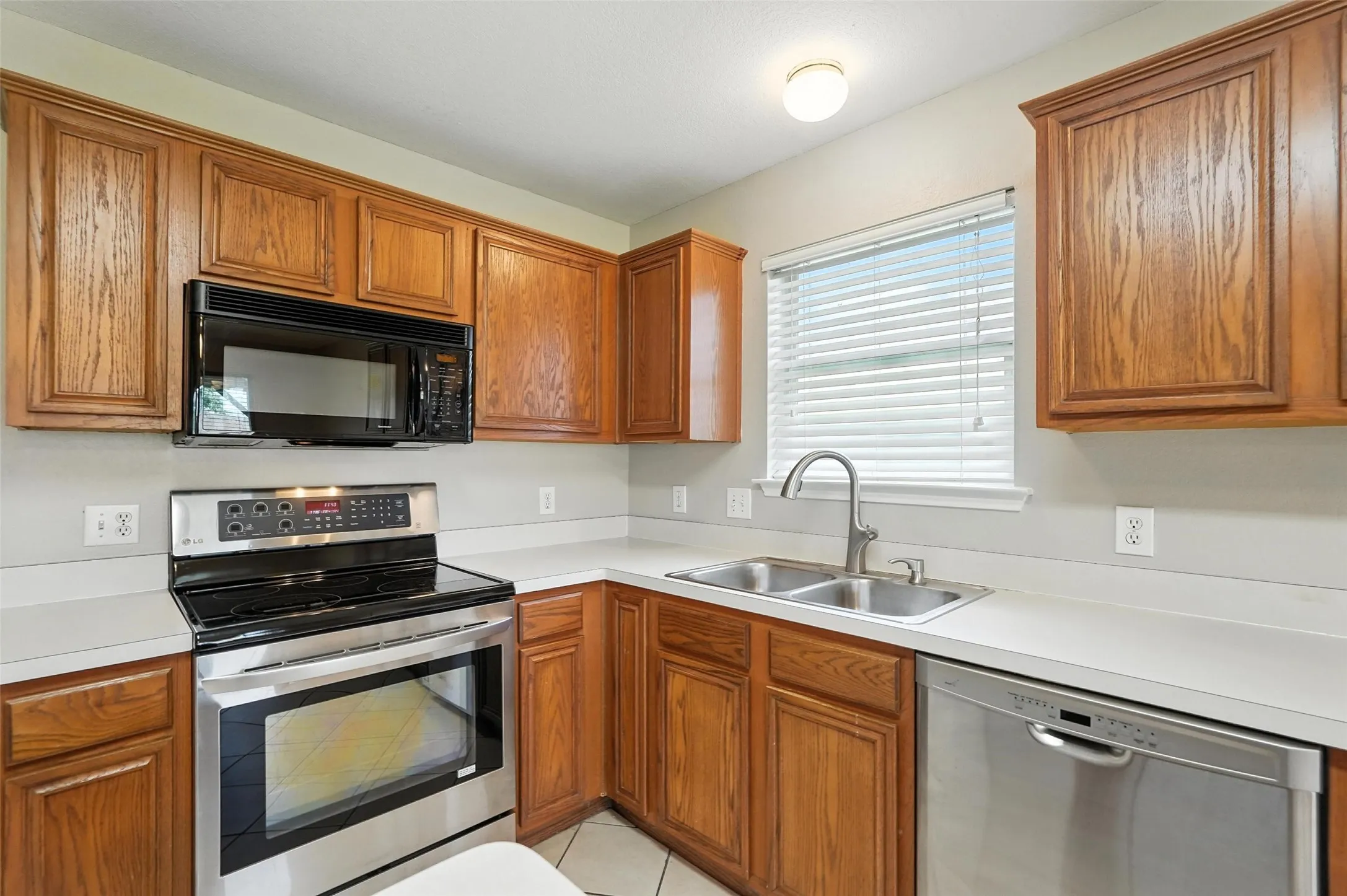 Single Family Residence For Rent in Rockwall County , 1516 Marti Drive, Royse City, Texas 75189, 3 Bedroom, 2 Bathroom, 2 Garage spaces, 1,648 Sqft, built in 2002, mls#21396799, Real Estate Agent in Royse City, Homes For Rent in Rockwall county, Homes For Rent in Royse City, Realtor in Royse City Texas, Real Estate Brokerage Independent Realty Texas, Luminita Cordes Realtor