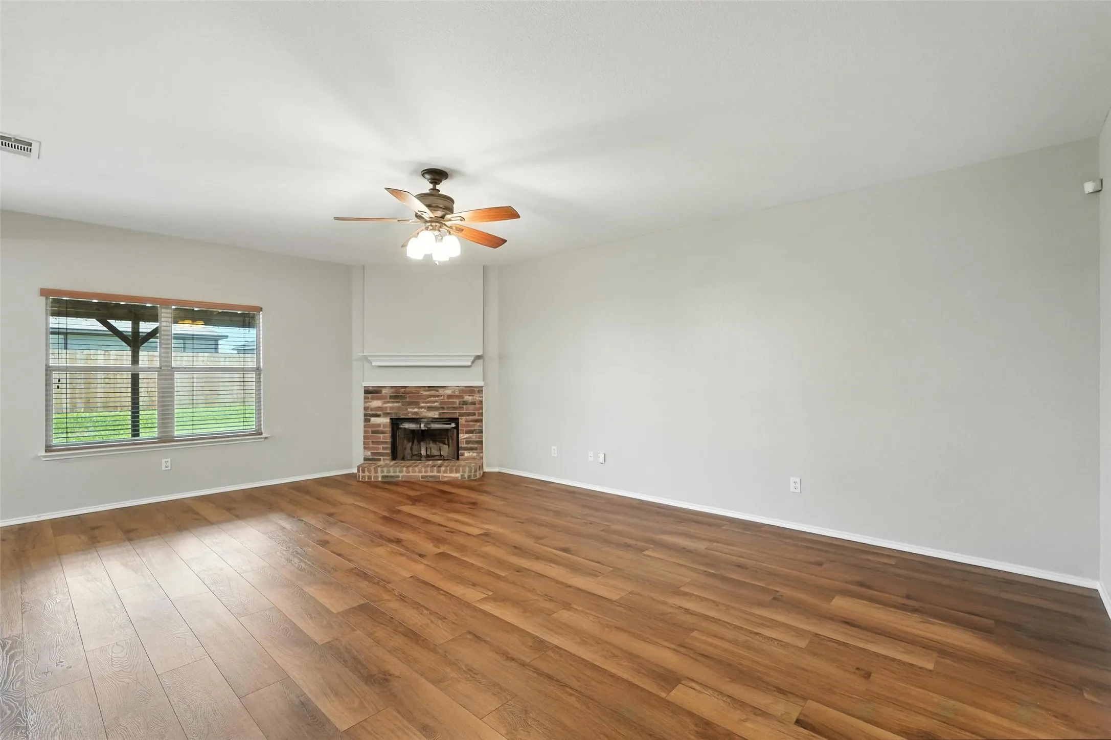 Single Family Residence For Rent in Rockwall County , 1516 Marti Drive, Royse City, Texas 75189, 3 Bedroom, 2 Bathroom, 2 Garage spaces, 1,648 Sqft, built in 2002, mls#21396799, Real Estate Agent in Royse City, Homes For Rent in Rockwall county, Homes For Rent in Royse City, Realtor in Royse City Texas, Real Estate Brokerage Independent Realty Texas, Luminita Cordes Realtor