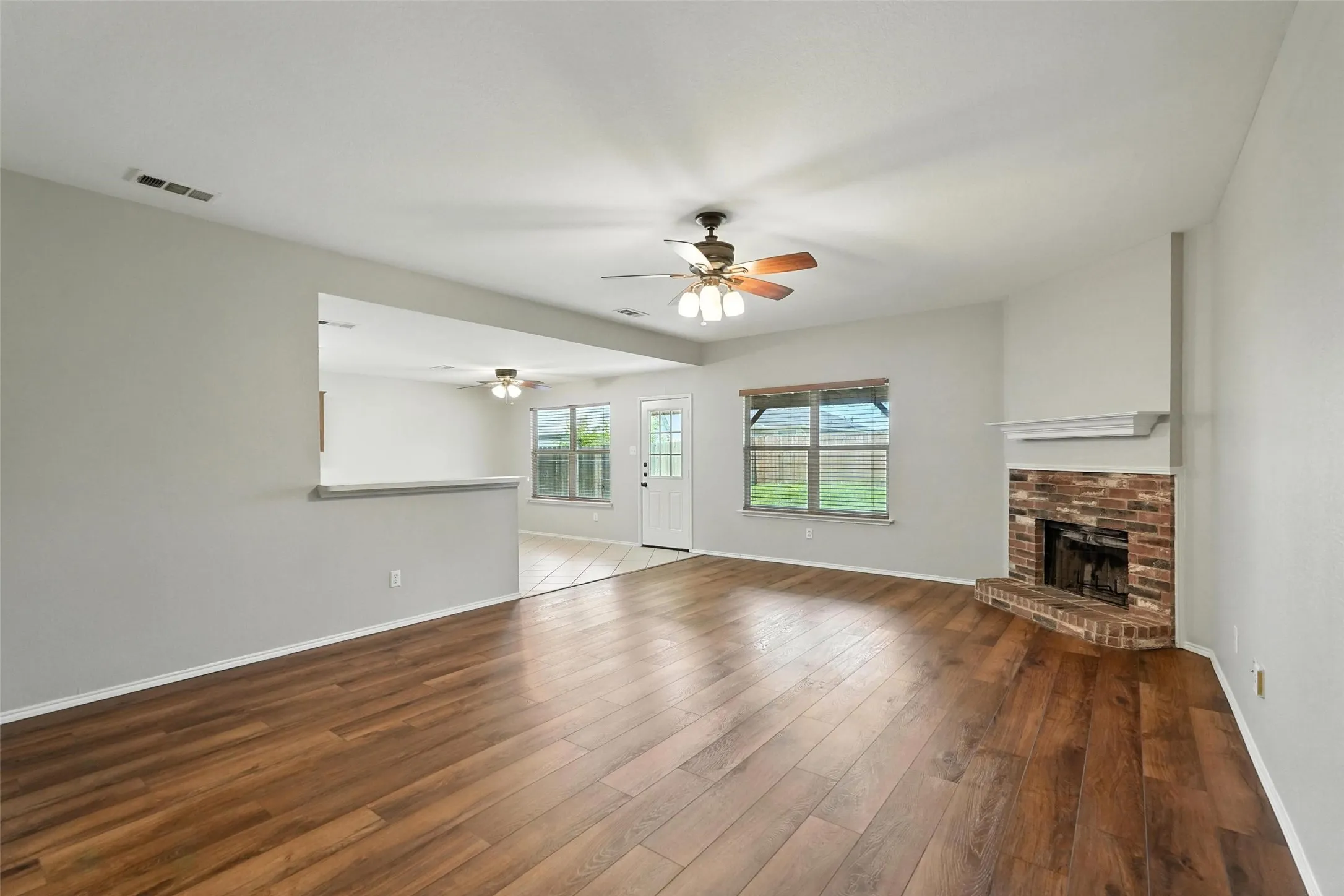 Single Family Residence For Rent in Rockwall County , 1516 Marti Drive, Royse City, Texas 75189, 3 Bedroom, 2 Bathroom, 2 Garage spaces, 1,648 Sqft, built in 2002, mls#21396799, Real Estate Agent in Royse City, Homes For Rent in Rockwall county, Homes For Rent in Royse City, Realtor in Royse City Texas, Real Estate Brokerage Independent Realty Texas, Luminita Cordes Realtor