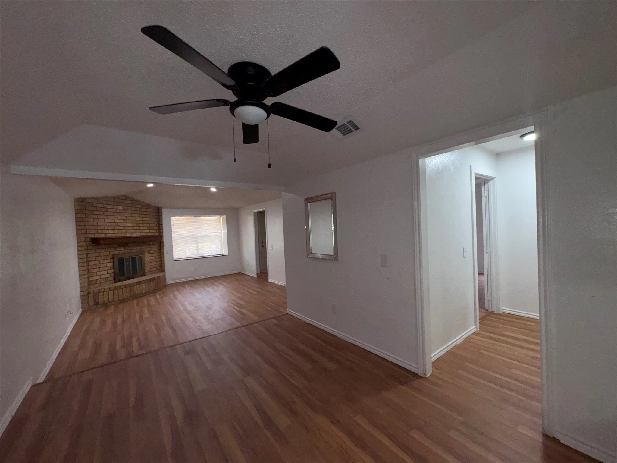 Single Family Residence For Rent in Dallas County , 3648 Country Club Drive W, Irving, Texas 75038, 3 Bedroom, 2 Bathroom, Garage spaces, 2,648 Sqft, built in 1981, mls#21396797, Real Estate Agent in Irving, Homes For Rent in Dallas county, Homes For Rent in Irving, Realtor in Irving Texas, Real Estate Brokerage Independent Realty Texas, Luminita Cordes Realtor