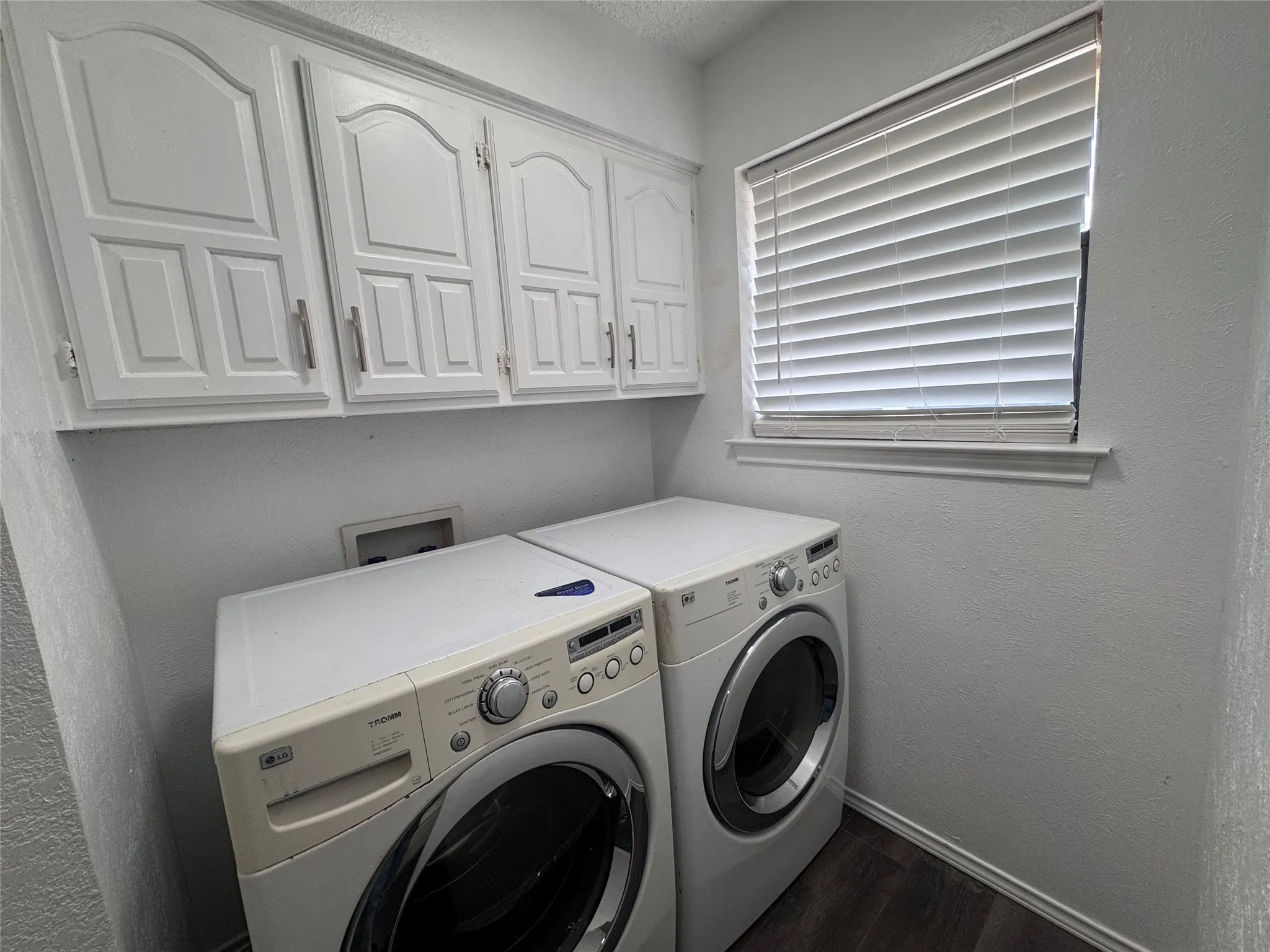 Single Family Residence For Rent in Dallas County , 3648 Country Club Drive W, Irving, Texas 75038, 3 Bedroom, 2 Bathroom, Garage spaces, 2,648 Sqft, built in 1981, mls#21396797, Real Estate Agent in Irving, Homes For Rent in Dallas county, Homes For Rent in Irving, Realtor in Irving Texas, Real Estate Brokerage Independent Realty Texas, Luminita Cordes Realtor