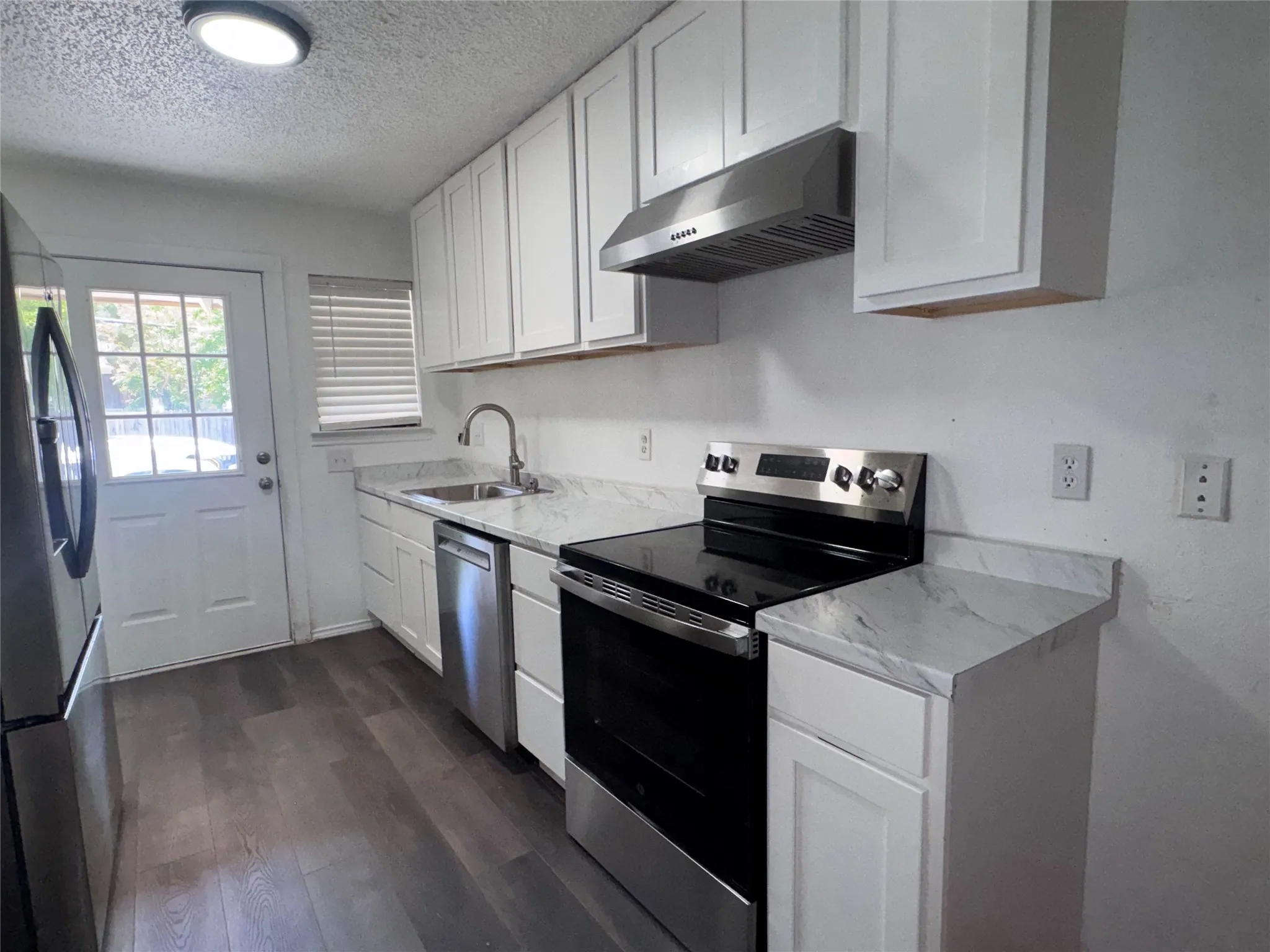 Single Family Residence For Rent in Dallas County , 3648 Country Club Drive W, Irving, Texas 75038, 3 Bedroom, 2 Bathroom, Garage spaces, 2,648 Sqft, built in 1981, mls#21396797, Real Estate Agent in Irving, Homes For Rent in Dallas county, Homes For Rent in Irving, Realtor in Irving Texas, Real Estate Brokerage Independent Realty Texas, Luminita Cordes Realtor