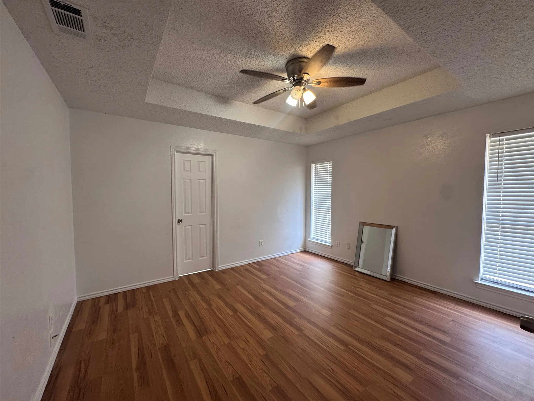 Single Family Residence For Rent in Dallas County , 3648 Country Club Drive W, Irving, Texas 75038, 3 Bedroom, 2 Bathroom, Garage spaces, 2,648 Sqft, built in 1981, mls#21396797, Real Estate Agent in Irving, Homes For Rent in Dallas county, Homes For Rent in Irving, Realtor in Irving Texas, Real Estate Brokerage Independent Realty Texas, Luminita Cordes Realtor