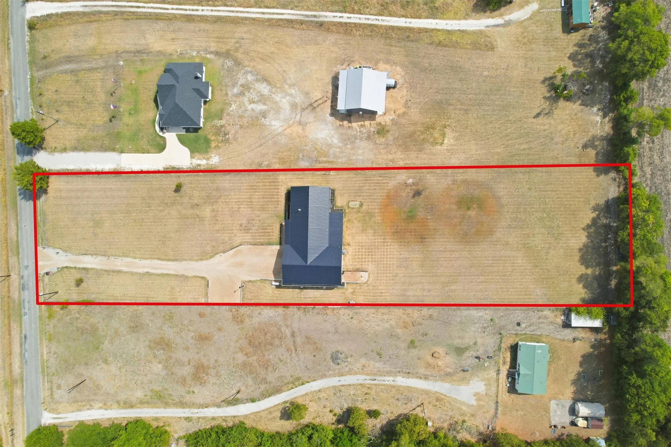 Single Family Residence For Sale in Grayson County , 208 Chicken Field Road, Whitewright, Texas 75491, 4 Bedroom, 4 Bathroom, 5 Garage spaces, 2,290 Sqft, built in 2022, mls#21391939, Real Estate Agent in Whitewright, Homes For Sale in Grayson county, Homes For Sale in Whitewright, Realtor in Whitewright Texas, Real Estate Brokerage Independent Realty Texas, Luminita Cordes Realtor