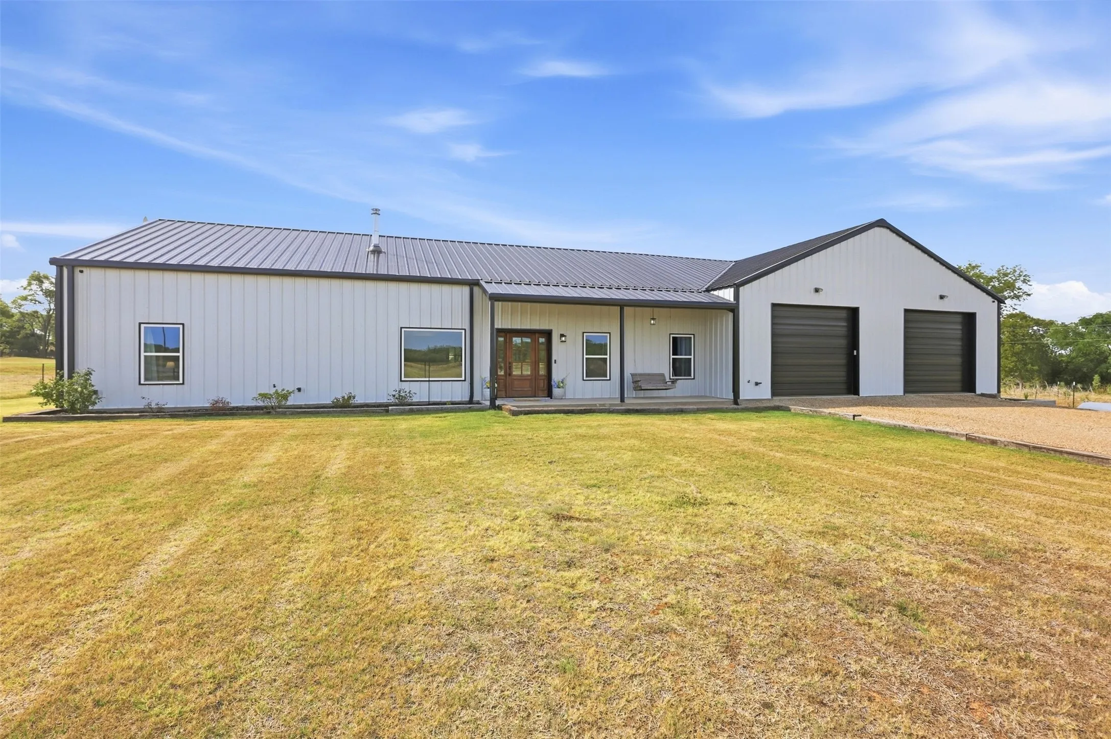 Single Family Residence For Sale in Grayson County , 208 Chicken Field Road, Whitewright, Texas 75491, 4 Bedroom, 4 Bathroom, 5 Garage spaces, 2,290 Sqft, built in 2022, mls#21391939, Real Estate Agent in Whitewright, Homes For Sale in Grayson county, Homes For Sale in Whitewright, Realtor in Whitewright Texas, Real Estate Brokerage Independent Realty Texas, Luminita Cordes Realtor