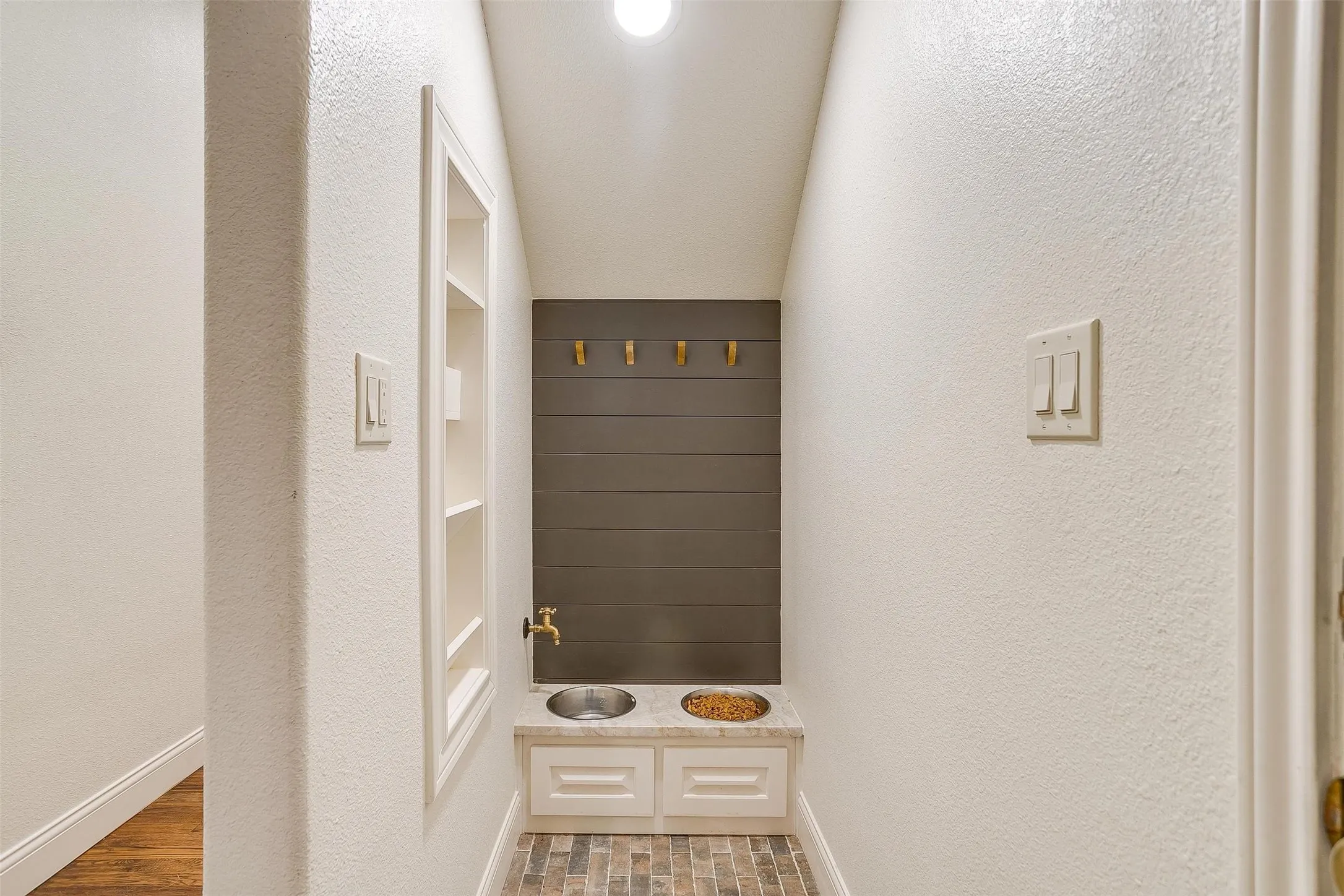 Single Family Residence For Sale in Parker County , 115 Lantana Court, Peaster, Texas 76487, 4 Bedroom, 4 Bathroom, 3 Garage spaces, 3,750 Sqft, built in 2002, mls#21396801, Real Estate Agent in Peaster, Homes For Sale in Parker county, Homes For Sale in Peaster, Realtor in Peaster Texas, Real Estate Brokerage Independent Realty Texas, Luminita Cordes Realtor
