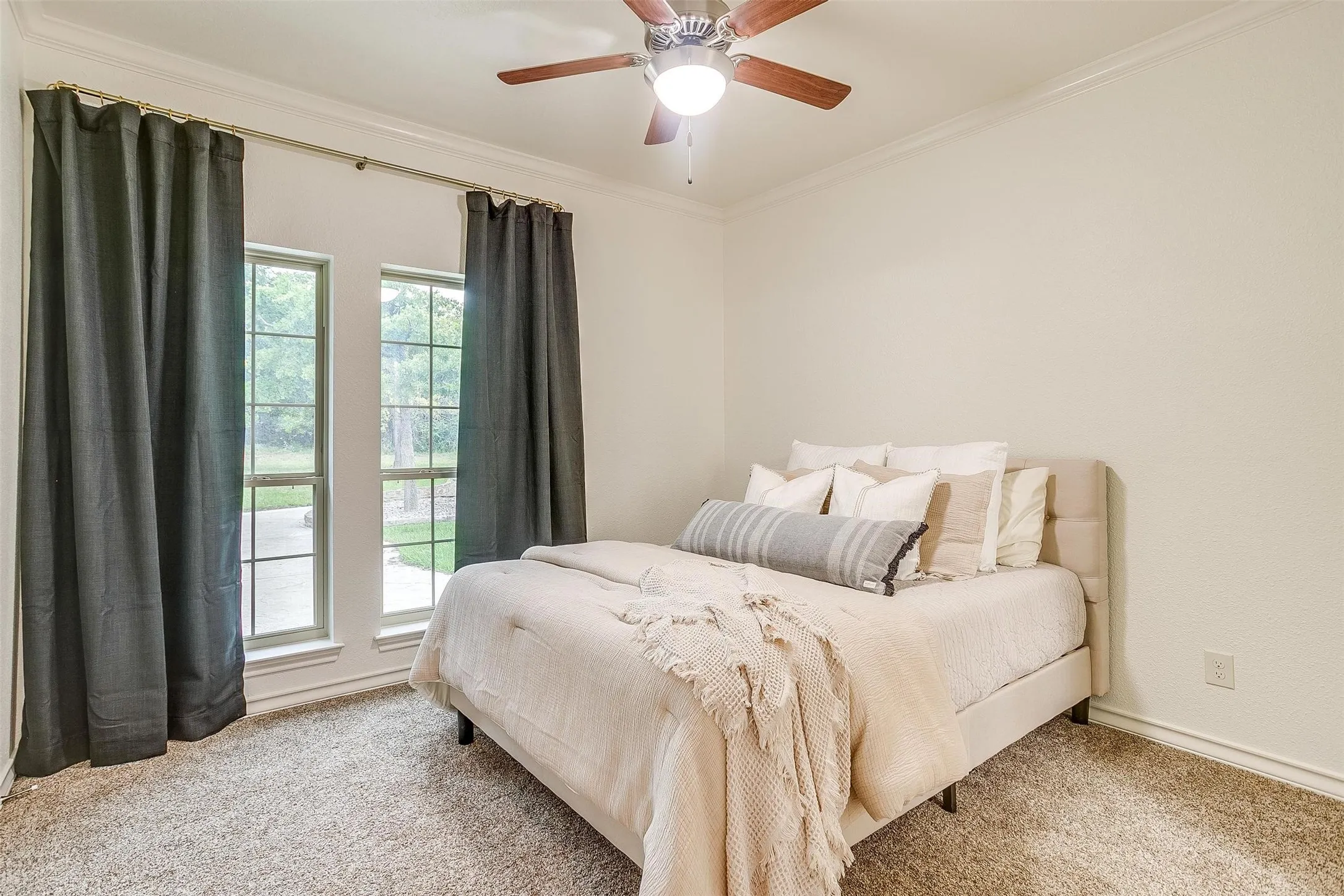 Single Family Residence For Sale in Parker County , 115 Lantana Court, Peaster, Texas 76487, 4 Bedroom, 4 Bathroom, 3 Garage spaces, 3,750 Sqft, built in 2002, mls#21396801, Real Estate Agent in Peaster, Homes For Sale in Parker county, Homes For Sale in Peaster, Realtor in Peaster Texas, Real Estate Brokerage Independent Realty Texas, Luminita Cordes Realtor