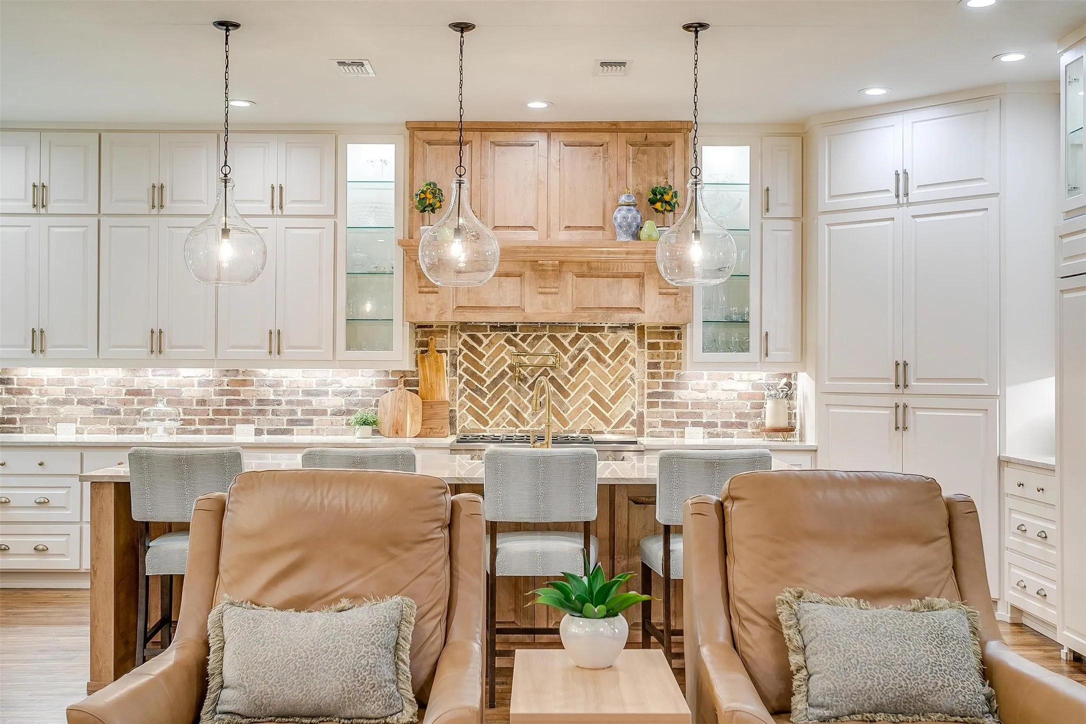 Single Family Residence For Sale in Parker County , 115 Lantana Court, Peaster, Texas 76487, 4 Bedroom, 4 Bathroom, 3 Garage spaces, 3,750 Sqft, built in 2002, mls#21396801, Real Estate Agent in Peaster, Homes For Sale in Parker county, Homes For Sale in Peaster, Realtor in Peaster Texas, Real Estate Brokerage Independent Realty Texas, Luminita Cordes Realtor