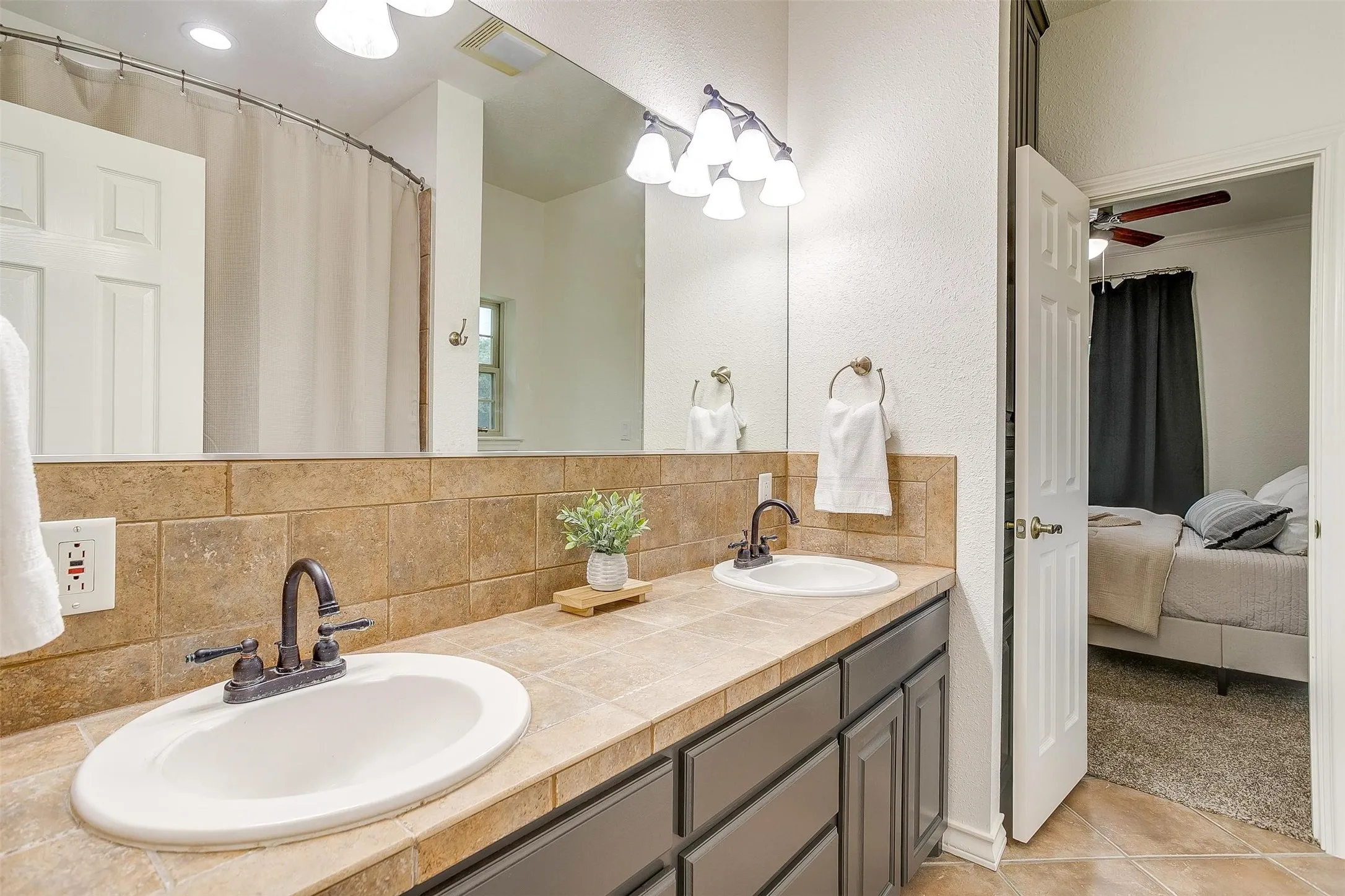 Single Family Residence For Sale in Parker County , 115 Lantana Court, Peaster, Texas 76487, 4 Bedroom, 4 Bathroom, 3 Garage spaces, 3,750 Sqft, built in 2002, mls#21396801, Real Estate Agent in Peaster, Homes For Sale in Parker county, Homes For Sale in Peaster, Realtor in Peaster Texas, Real Estate Brokerage Independent Realty Texas, Luminita Cordes Realtor