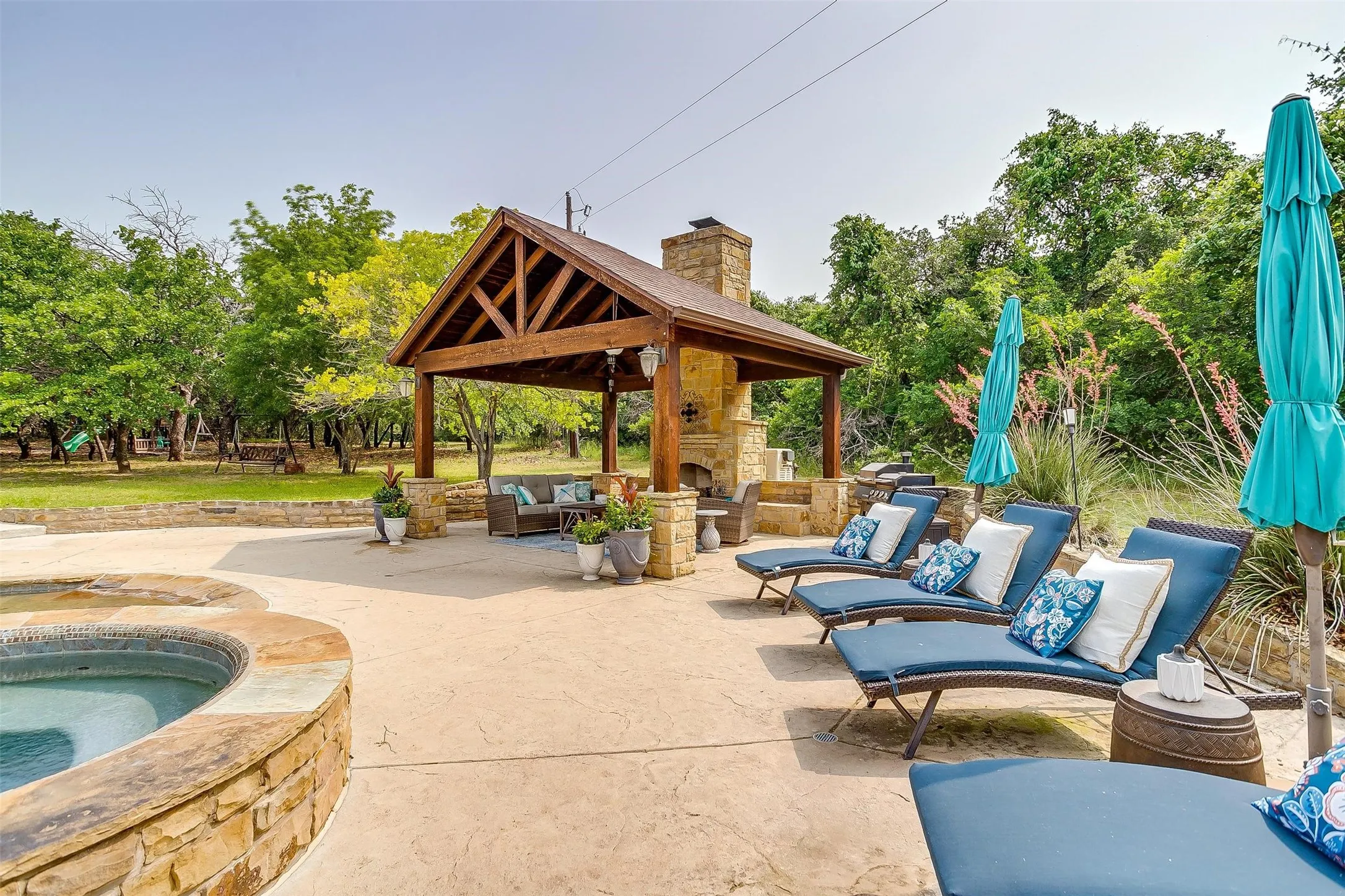 Single Family Residence For Sale in Parker County , 115 Lantana Court, Peaster, Texas 76487, 4 Bedroom, 4 Bathroom, 3 Garage spaces, 3,750 Sqft, built in 2002, mls#21396801, Real Estate Agent in Peaster, Homes For Sale in Parker county, Homes For Sale in Peaster, Realtor in Peaster Texas, Real Estate Brokerage Independent Realty Texas, Luminita Cordes Realtor