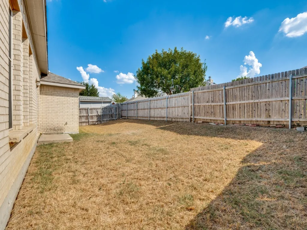 Single Family Residence For Sale in Tarrant County , 2459 Frontier Drive, Grand Prairie, Texas 75052, 4 Bedroom, 2 Bathroom, 2 Garage spaces, 2,194 Sqft, built in 2002, mls#21396624, Real Estate Agent in Grand Prairie, Homes For Sale in Tarrant county, Homes For Sale in Grand Prairie, Realtor in Grand Prairie Texas, Real Estate Brokerage Independent Realty Texas, Luminita Cordes Realtor