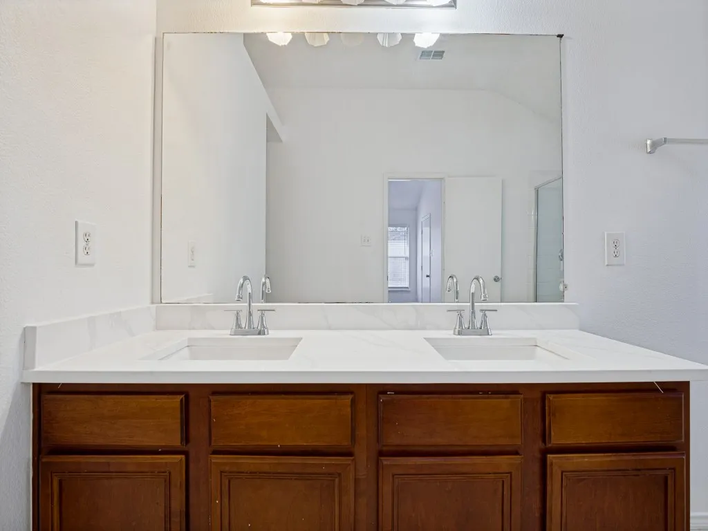 Single Family Residence For Sale in Tarrant County , 2459 Frontier Drive, Grand Prairie, Texas 75052, 4 Bedroom, 2 Bathroom, 2 Garage spaces, 2,194 Sqft, built in 2002, mls#21396624, Real Estate Agent in Grand Prairie, Homes For Sale in Tarrant county, Homes For Sale in Grand Prairie, Realtor in Grand Prairie Texas, Real Estate Brokerage Independent Realty Texas, Luminita Cordes Realtor