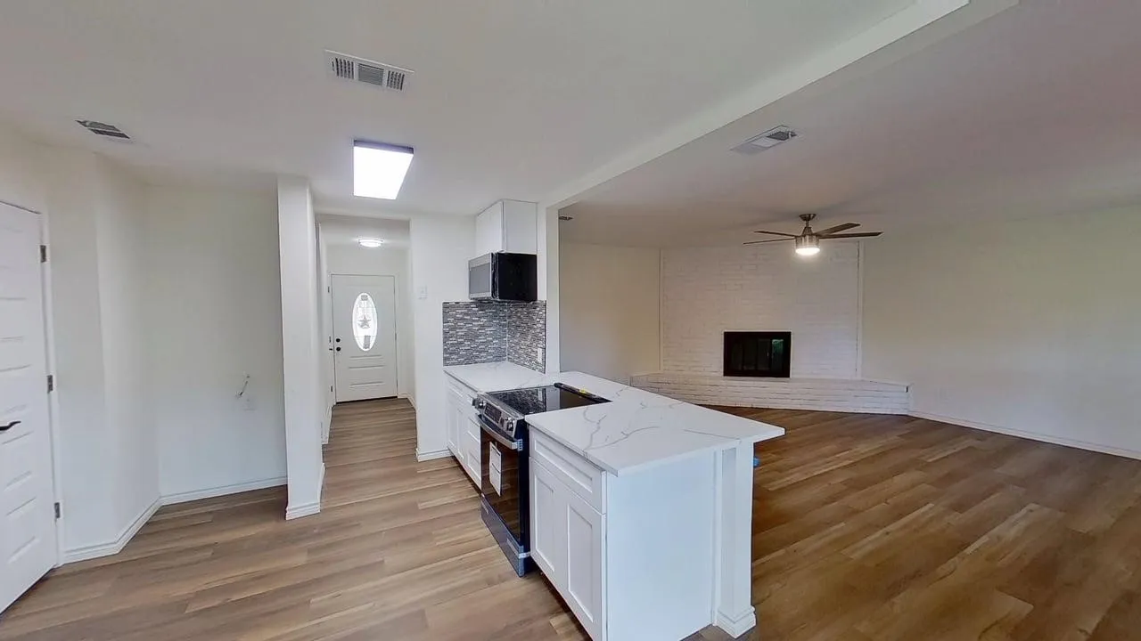 Single Family Residence For Sale in Tarrant County , 2231 Park Springs Court, Arlington, Texas 76013, 3 Bedroom, 2 Bathroom, 2 Garage spaces, 1,418 Sqft, built in 1978, mls#21395816, Real Estate Agent in Arlington, Homes For Sale in Tarrant county, Homes For Sale in Arlington, Realtor in Arlington Texas, Real Estate Brokerage Independent Realty Texas, Luminita Cordes Realtor