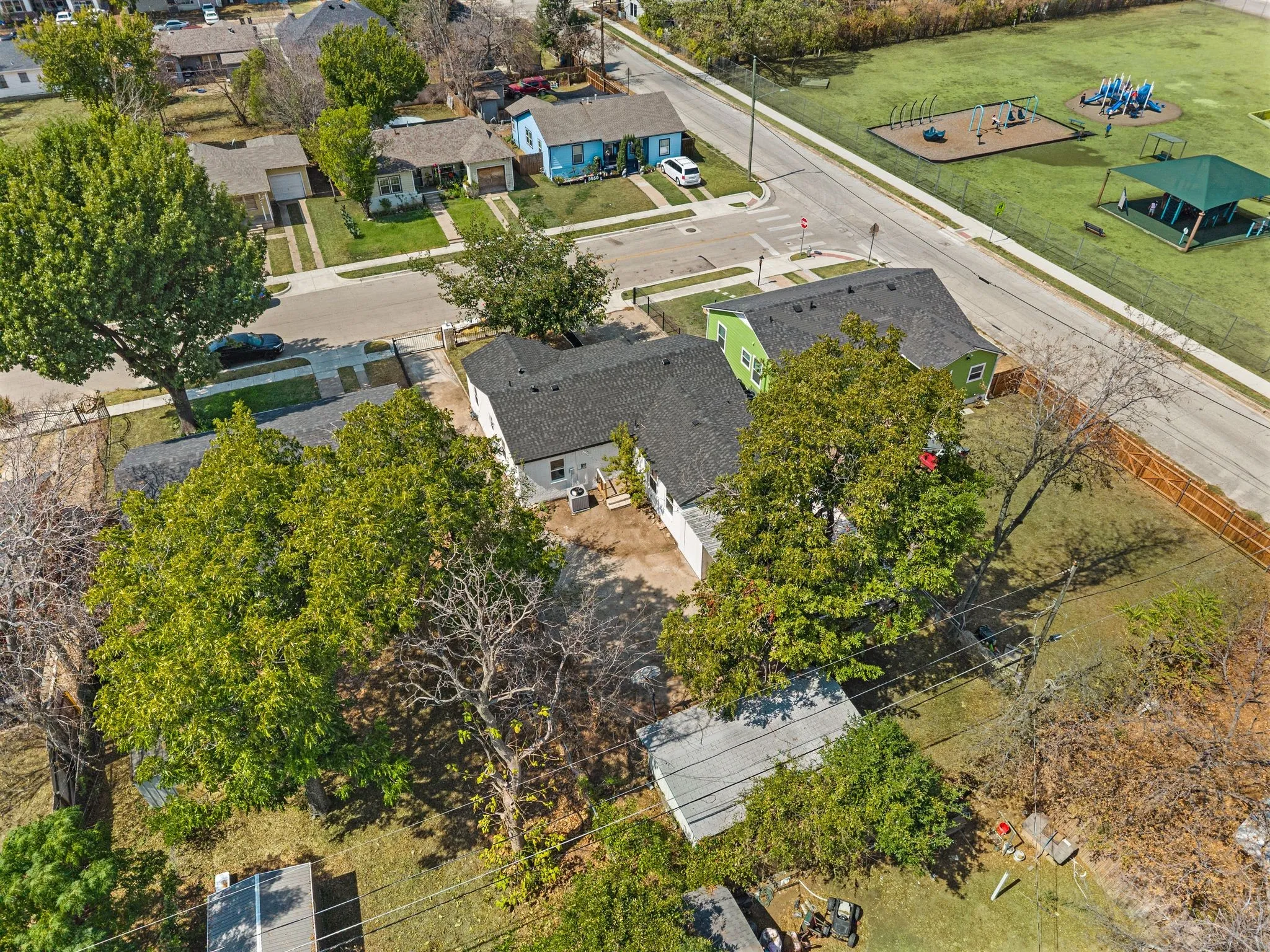Single Family Residence For Sale in Tarrant County , 3855 Dowdell Street, Fort Worth, Texas 76119, 3 Bedroom, 2 Bathroom, Garage spaces, 1,425 Sqft, built in 1952, mls#21396805, Real Estate Agent in Fort Worth, Homes For Sale in Tarrant county, Homes For Sale in Fort Worth, Realtor in Fort Worth Texas, Real Estate Brokerage Independent Realty Texas, Luminita Cordes Realtor
