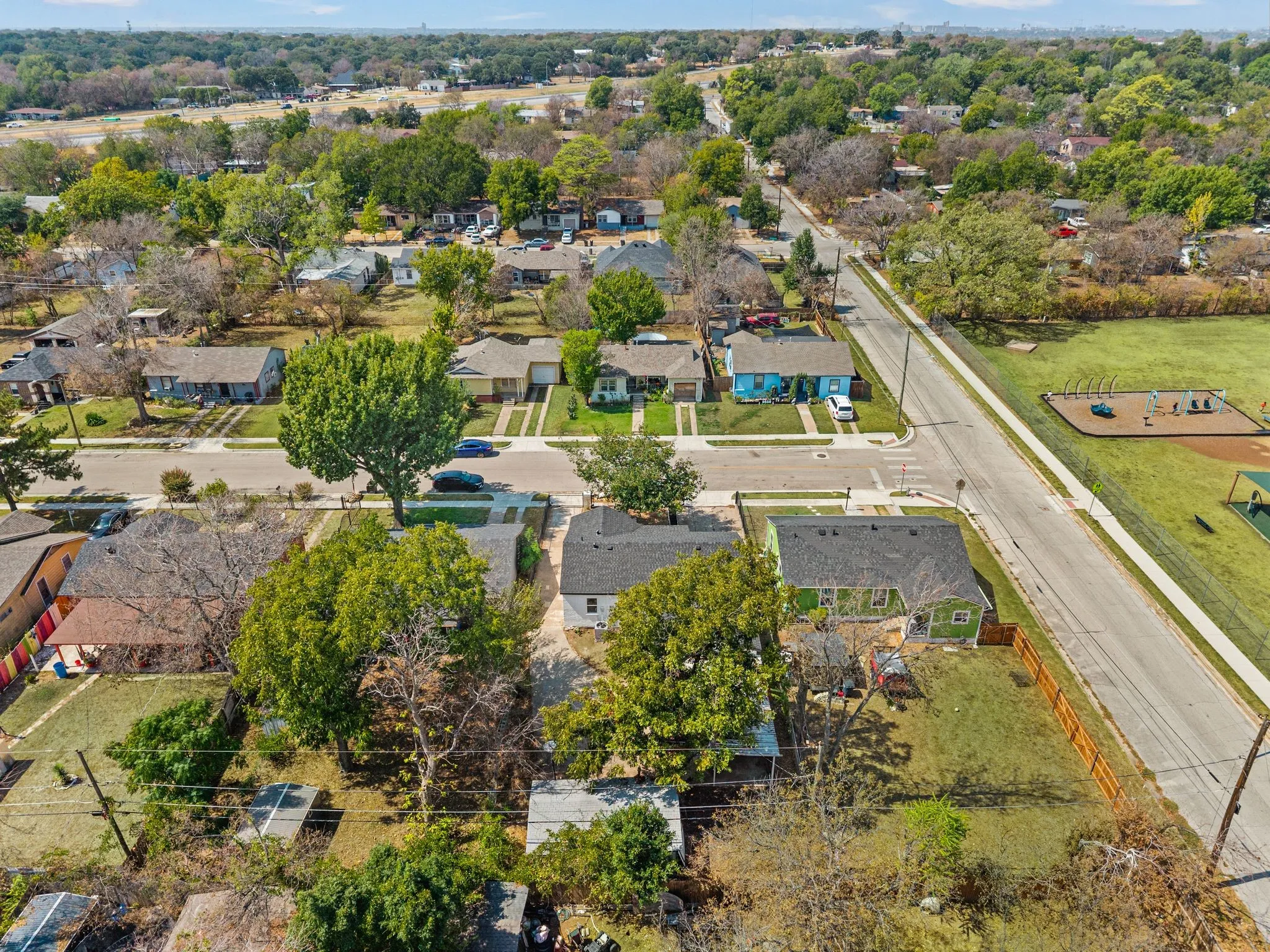 Single Family Residence For Sale in Tarrant County , 3855 Dowdell Street, Fort Worth, Texas 76119, 3 Bedroom, 2 Bathroom, Garage spaces, 1,425 Sqft, built in 1952, mls#21396805, Real Estate Agent in Fort Worth, Homes For Sale in Tarrant county, Homes For Sale in Fort Worth, Realtor in Fort Worth Texas, Real Estate Brokerage Independent Realty Texas, Luminita Cordes Realtor