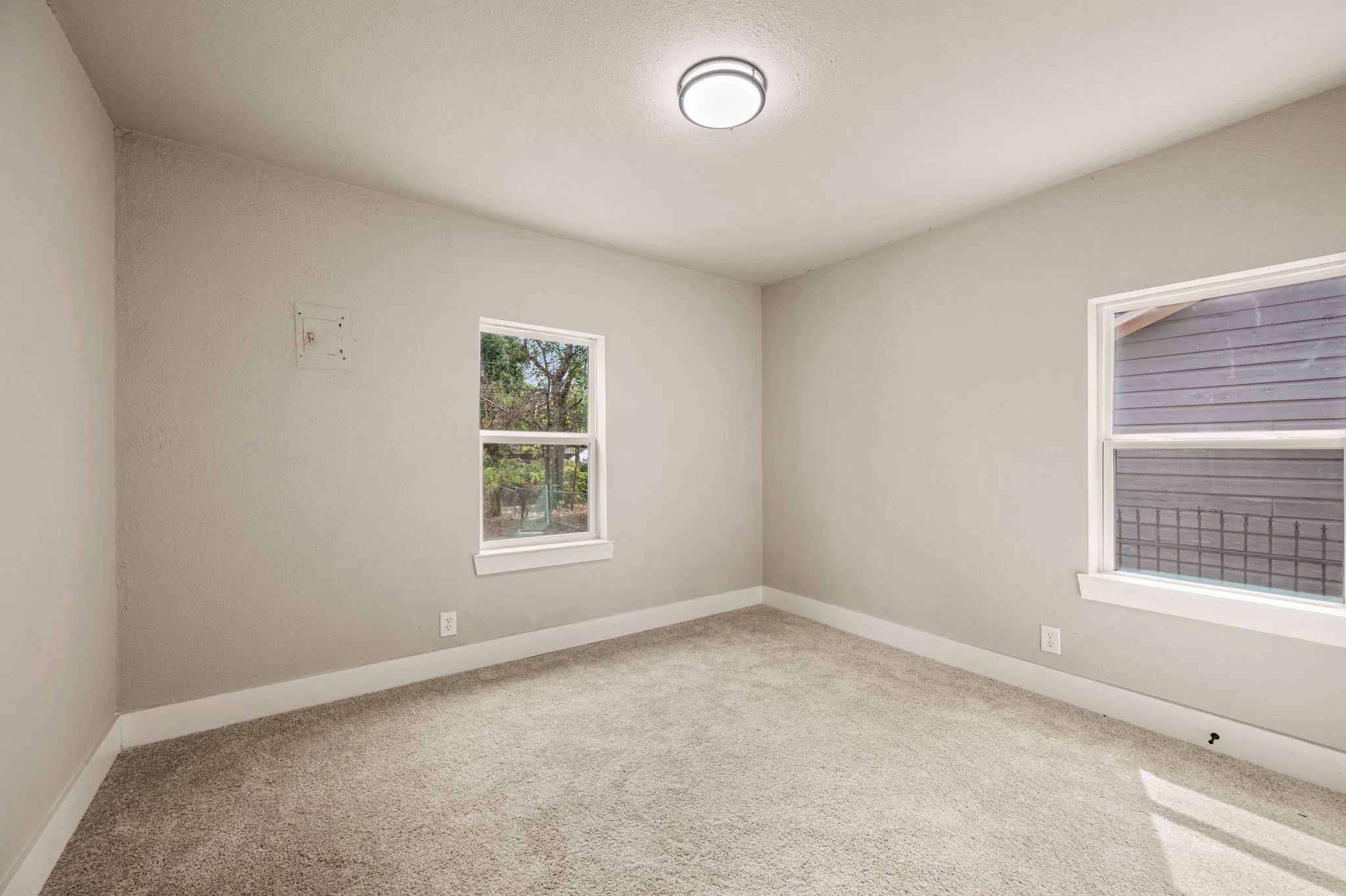 Single Family Residence For Sale in Tarrant County , 3855 Dowdell Street, Fort Worth, Texas 76119, 3 Bedroom, 2 Bathroom, Garage spaces, 1,425 Sqft, built in 1952, mls#21396805, Real Estate Agent in Fort Worth, Homes For Sale in Tarrant county, Homes For Sale in Fort Worth, Realtor in Fort Worth Texas, Real Estate Brokerage Independent Realty Texas, Luminita Cordes Realtor