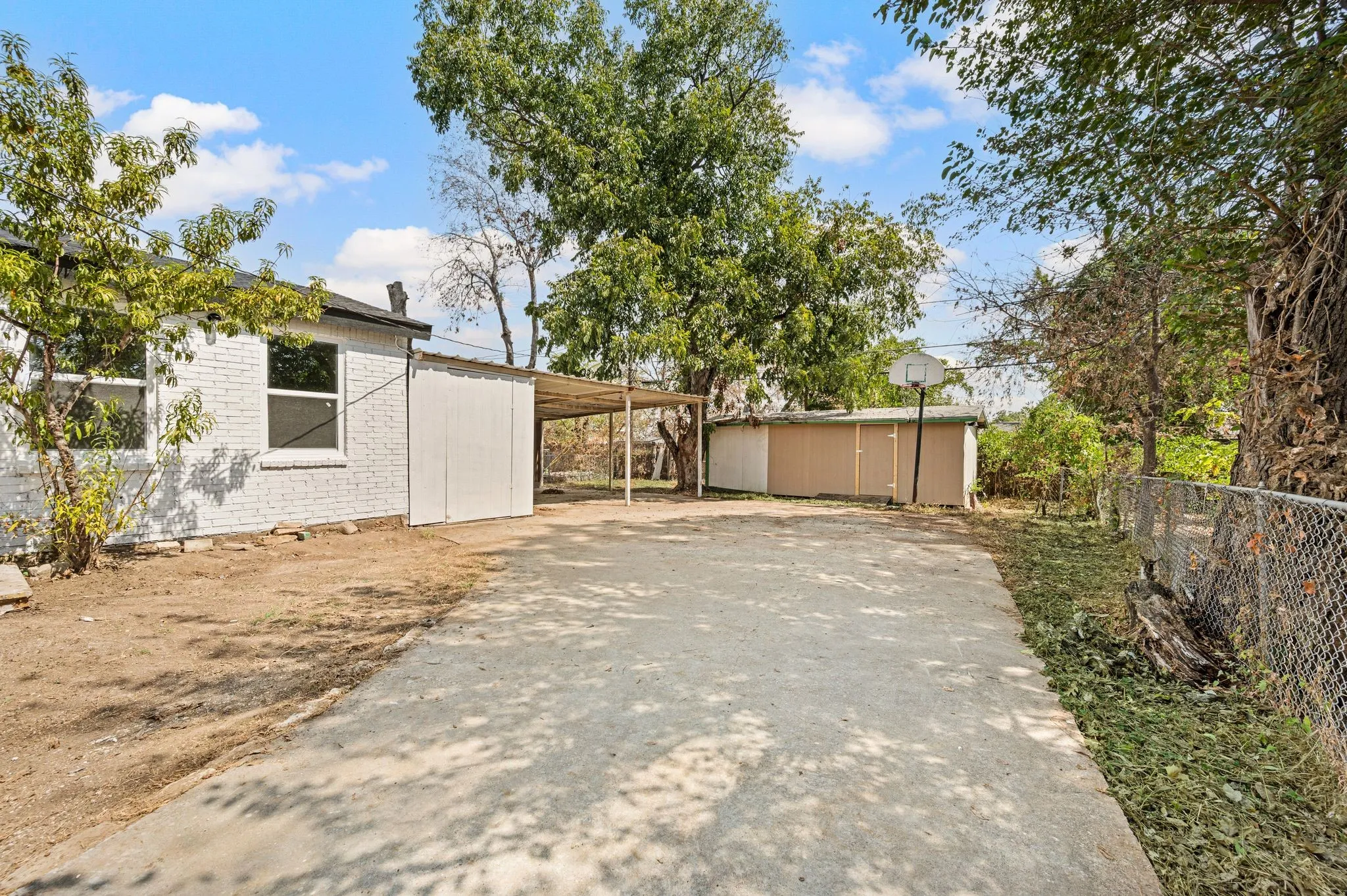 Single Family Residence For Sale in Tarrant County , 3855 Dowdell Street, Fort Worth, Texas 76119, 3 Bedroom, 2 Bathroom, Garage spaces, 1,425 Sqft, built in 1952, mls#21396805, Real Estate Agent in Fort Worth, Homes For Sale in Tarrant county, Homes For Sale in Fort Worth, Realtor in Fort Worth Texas, Real Estate Brokerage Independent Realty Texas, Luminita Cordes Realtor