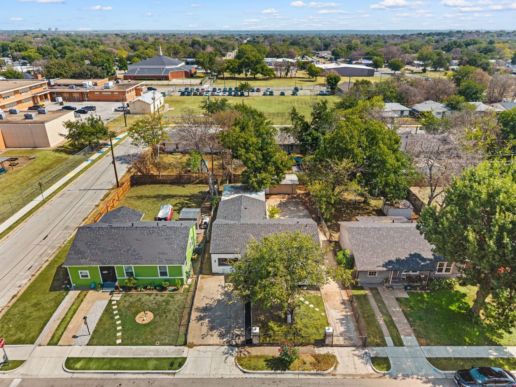 Single Family Residence For Sale in Tarrant County , 3855 Dowdell Street, Fort Worth, Texas 76119, 3 Bedroom, 2 Bathroom, Garage spaces, 1,425 Sqft, built in 1952, mls#21396805, Real Estate Agent in Fort Worth, Homes For Sale in Tarrant county, Homes For Sale in Fort Worth, Realtor in Fort Worth Texas, Real Estate Brokerage Independent Realty Texas, Luminita Cordes Realtor