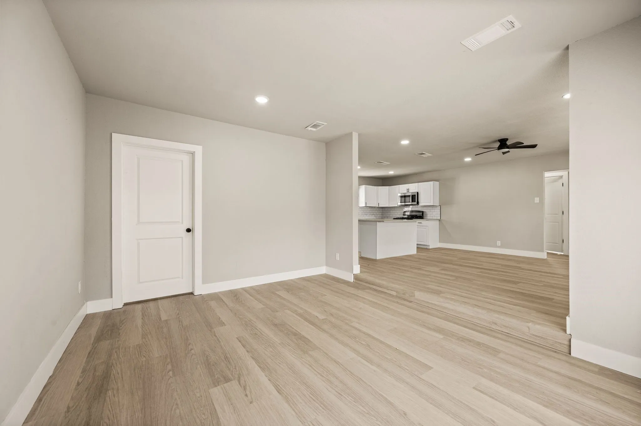 Single Family Residence For Sale in Tarrant County , 3855 Dowdell Street, Fort Worth, Texas 76119, 3 Bedroom, 2 Bathroom, Garage spaces, 1,425 Sqft, built in 1952, mls#21396805, Real Estate Agent in Fort Worth, Homes For Sale in Tarrant county, Homes For Sale in Fort Worth, Realtor in Fort Worth Texas, Real Estate Brokerage Independent Realty Texas, Luminita Cordes Realtor