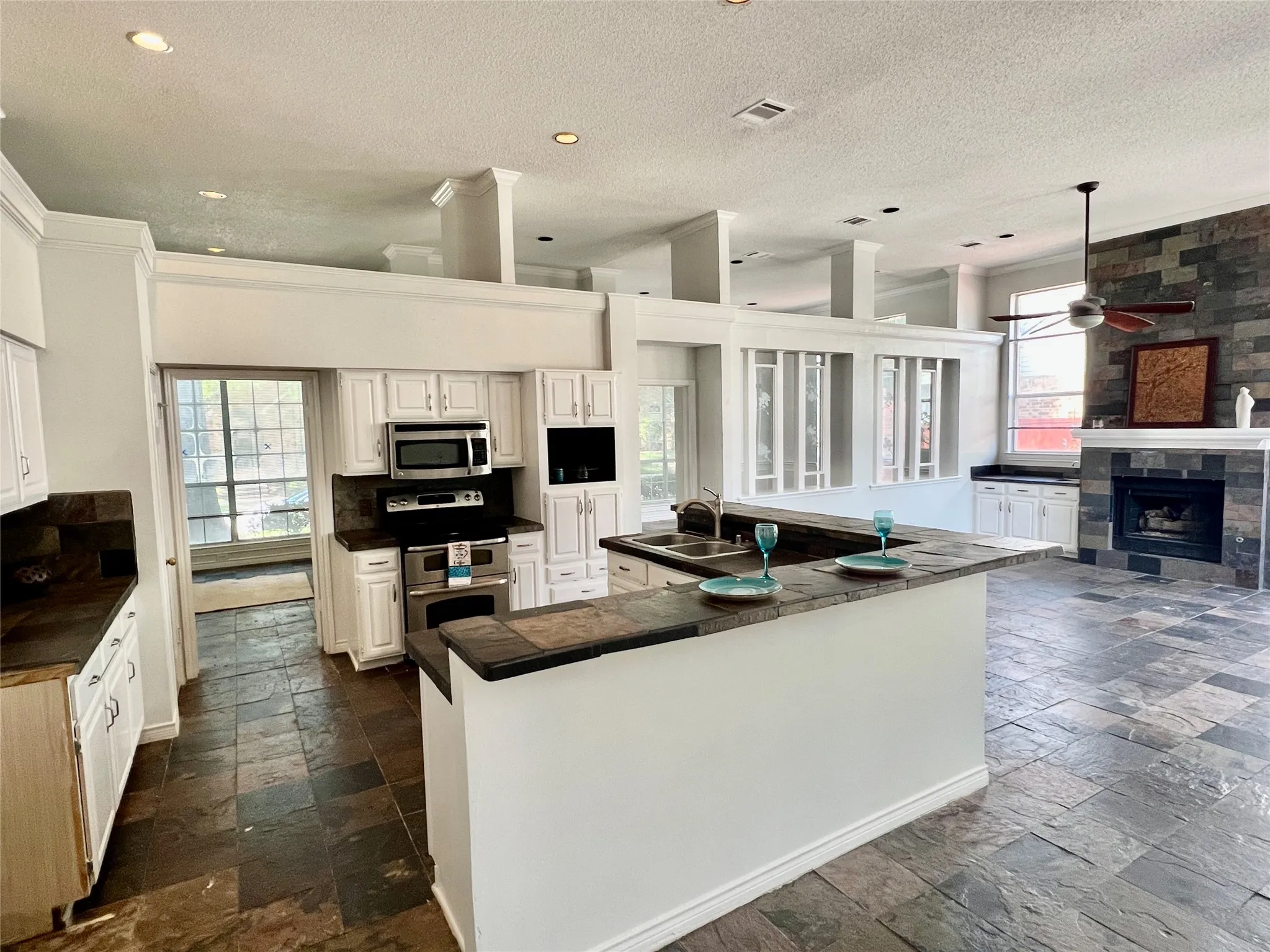 Single Family Residence For Sale in Collin County , 11005 Hermitage Lane, Frisco, Texas 75035, 4 Bedroom, 2 Bathroom, 2 Garage spaces, 2,307 Sqft, built in 1988, mls#21388907, Real Estate Agent in Frisco, Homes For Sale in Collin county, Homes For Sale in Frisco, Realtor in Frisco Texas, Real Estate Brokerage Independent Realty Texas, Luminita Cordes Realtor