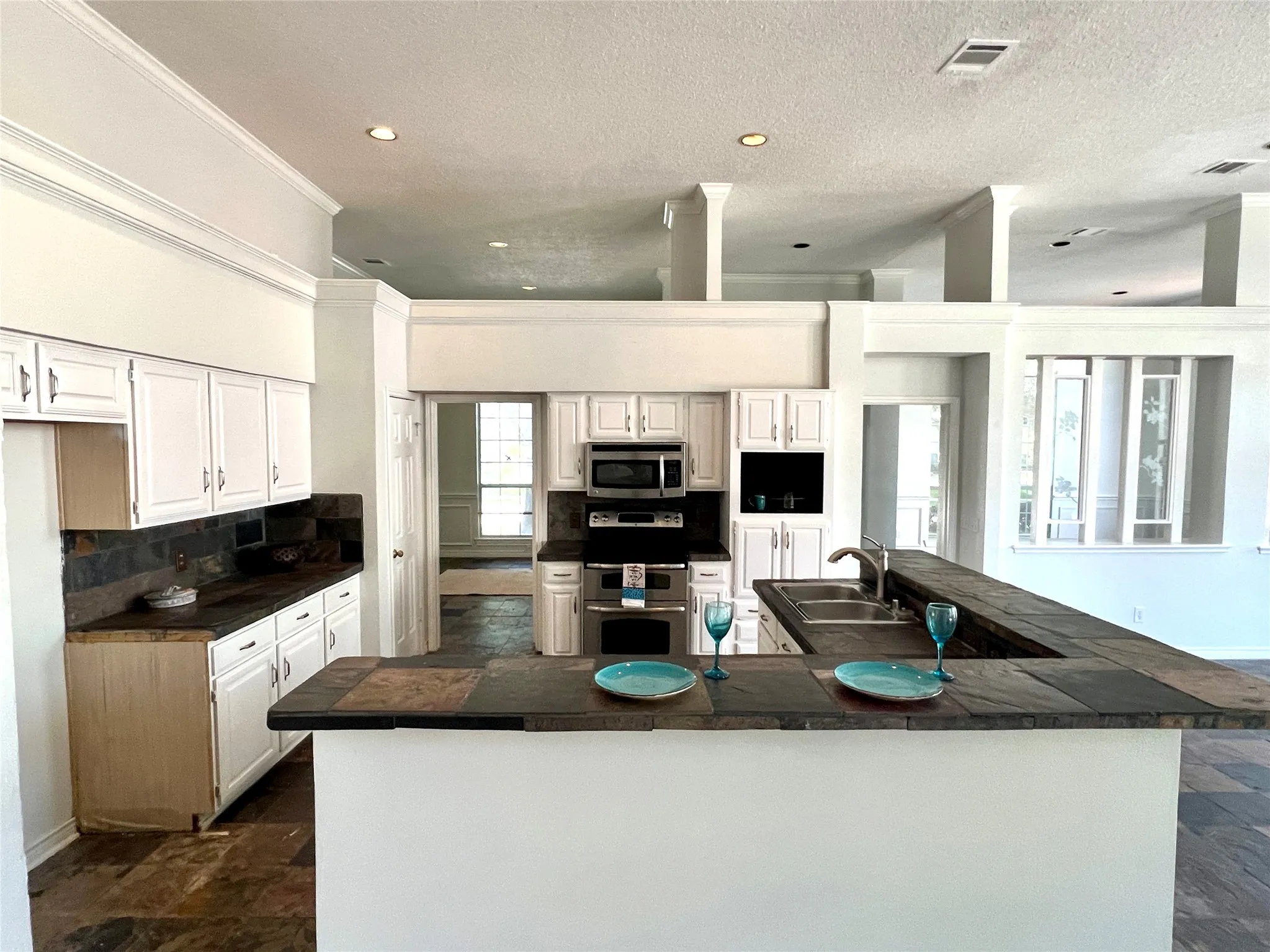 Single Family Residence For Sale in Collin County , 11005 Hermitage Lane, Frisco, Texas 75035, 4 Bedroom, 2 Bathroom, 2 Garage spaces, 2,307 Sqft, built in 1988, mls#21388907, Real Estate Agent in Frisco, Homes For Sale in Collin county, Homes For Sale in Frisco, Realtor in Frisco Texas, Real Estate Brokerage Independent Realty Texas, Luminita Cordes Realtor