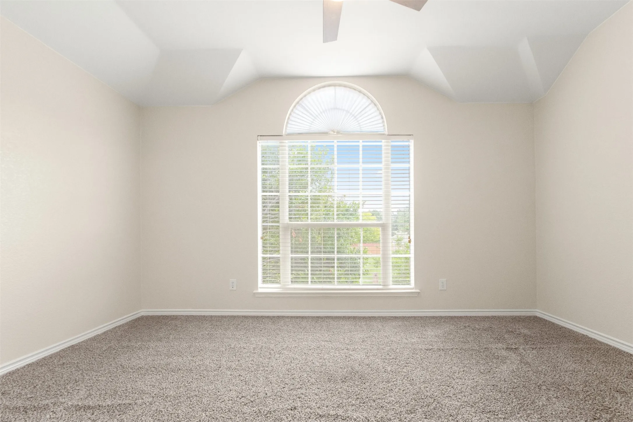 Single Family Residence For Rent in Collin County , 116 Glen Ridge Drive, Murphy, Texas 75094, 4 Bedroom, 3 Bathroom, 2 Garage spaces, 2,847 Sqft, built in 1998, mls#21396806, Real Estate Agent in Murphy, Homes For Rent in Collin county, Homes For Rent in Murphy, Realtor in Murphy Texas, Real Estate Brokerage Independent Realty Texas, Luminita Cordes Realtor