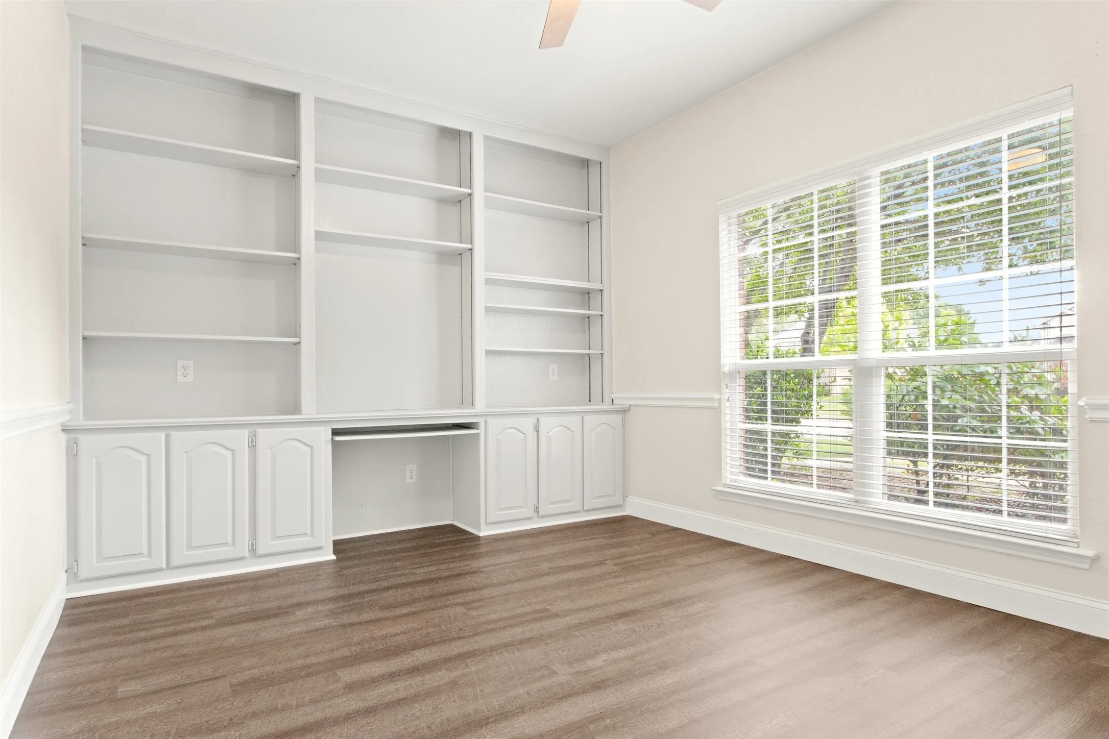 Single Family Residence For Rent in Collin County , 116 Glen Ridge Drive, Murphy, Texas 75094, 4 Bedroom, 3 Bathroom, 2 Garage spaces, 2,847 Sqft, built in 1998, mls#21396806, Real Estate Agent in Murphy, Homes For Rent in Collin county, Homes For Rent in Murphy, Realtor in Murphy Texas, Real Estate Brokerage Independent Realty Texas, Luminita Cordes Realtor