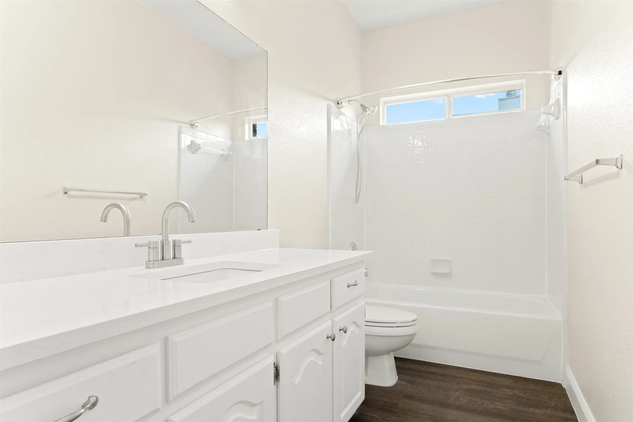 Single Family Residence For Rent in Collin County , 116 Glen Ridge Drive, Murphy, Texas 75094, 4 Bedroom, 3 Bathroom, 2 Garage spaces, 2,847 Sqft, built in 1998, mls#21396806, Real Estate Agent in Murphy, Homes For Rent in Collin county, Homes For Rent in Murphy, Realtor in Murphy Texas, Real Estate Brokerage Independent Realty Texas, Luminita Cordes Realtor